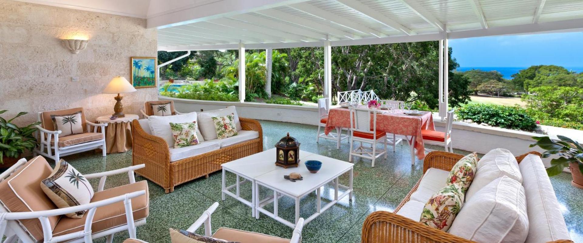 Beautiful 3 Br villa near the beach