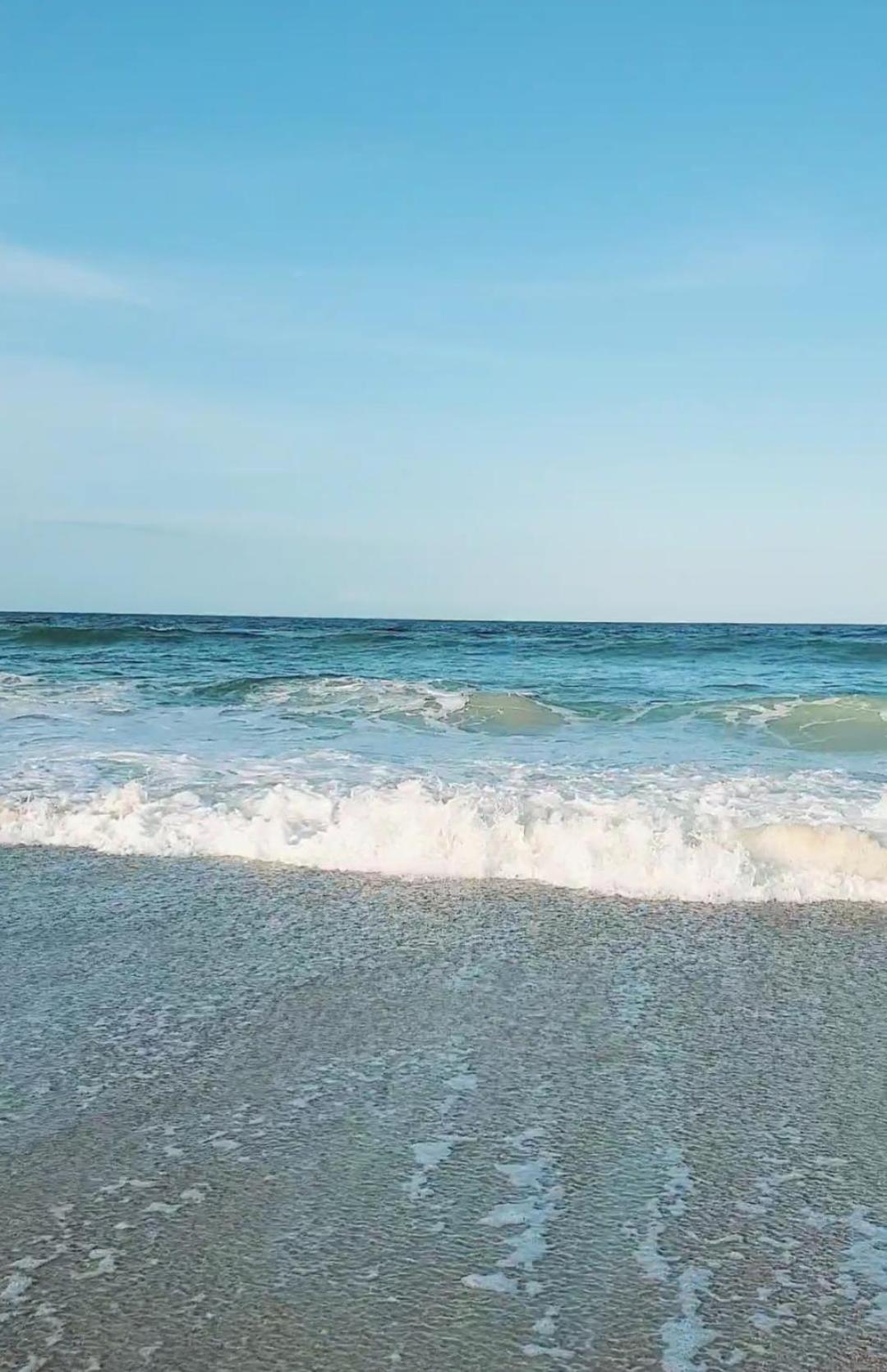 The Spacious Beach House within 5-minutes walk to Ponte Vedra Beach, close Mayo Clinic, and TPC Sawgrass view 2