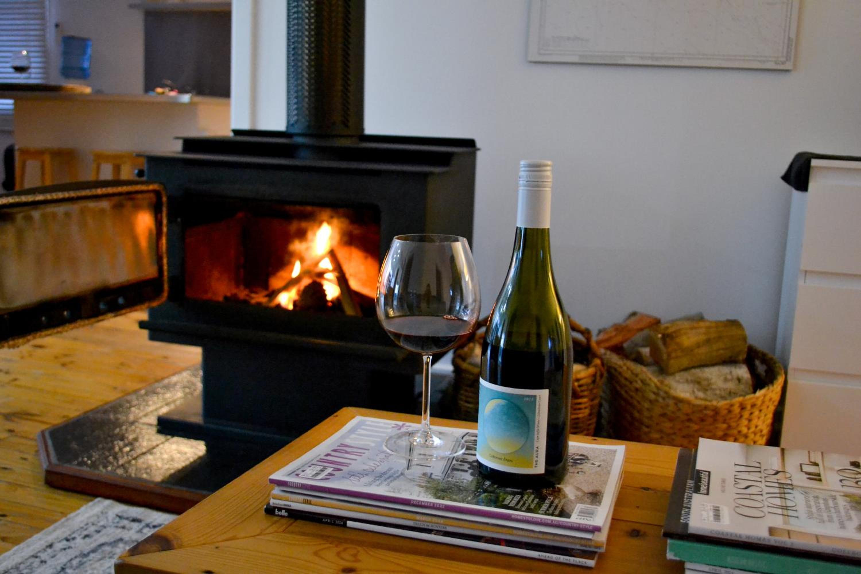 The Nook - Cosy log fire cottage