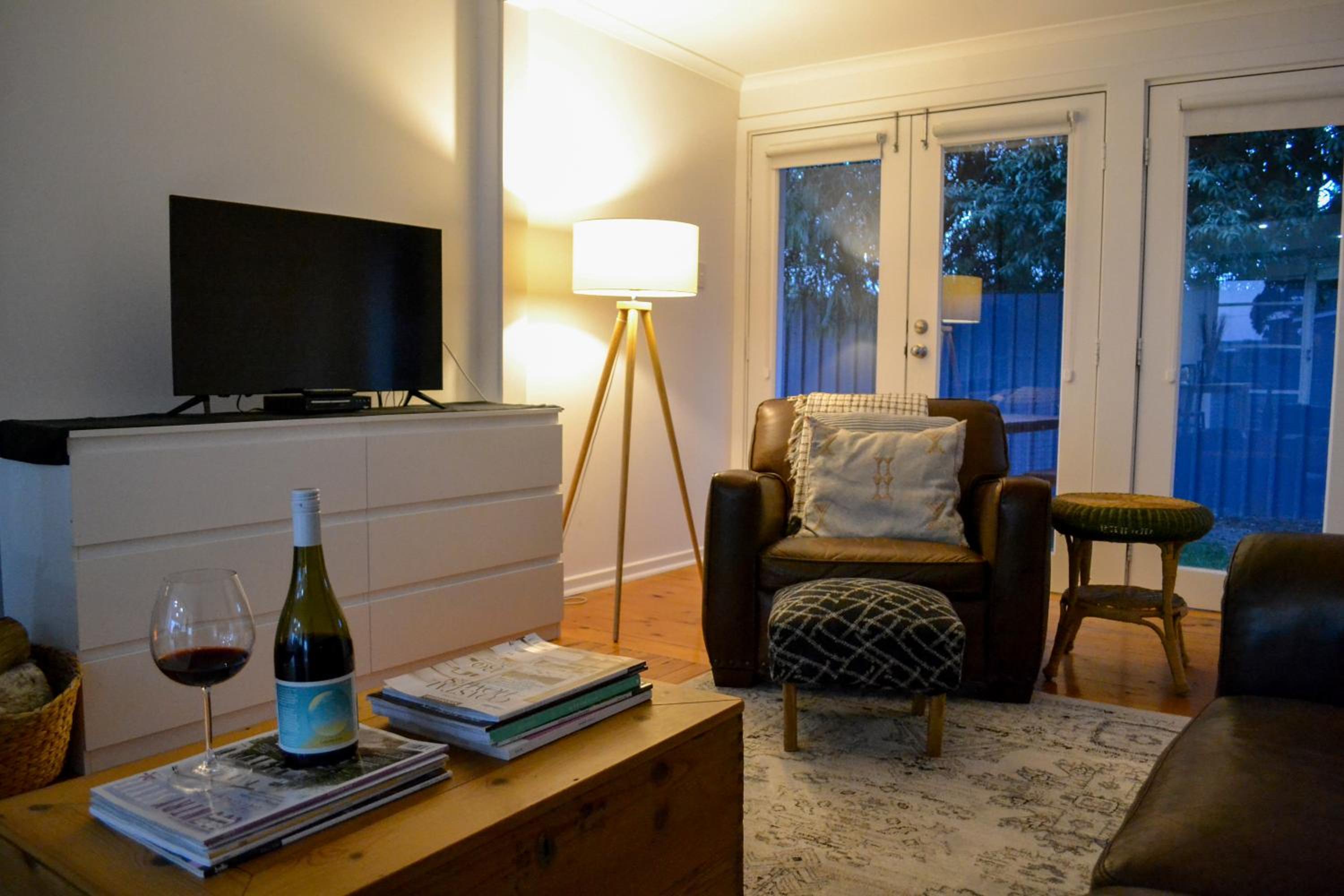 The Nook - Cosy log fire cottage
