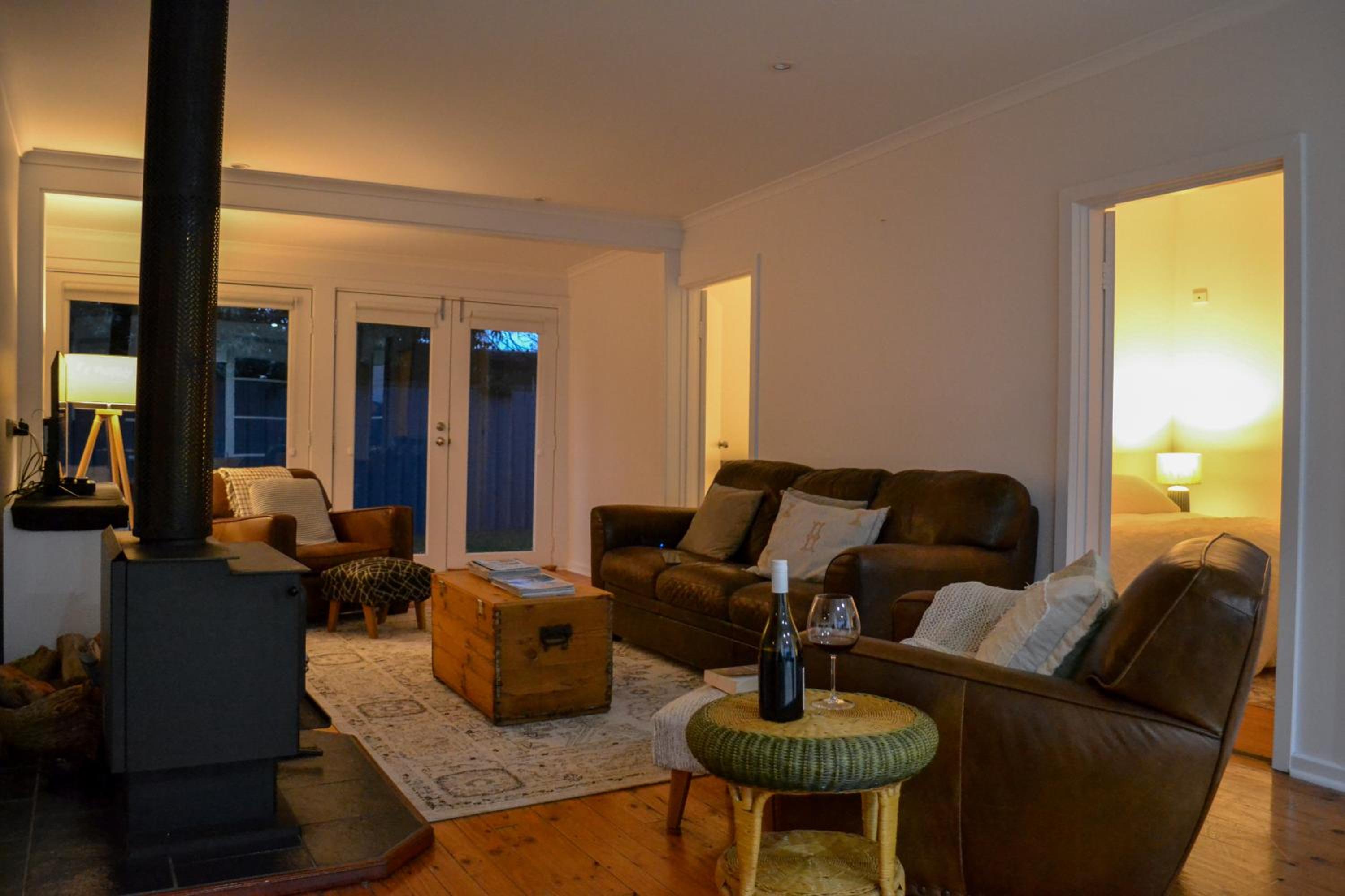 The Nook - Cosy log fire cottage