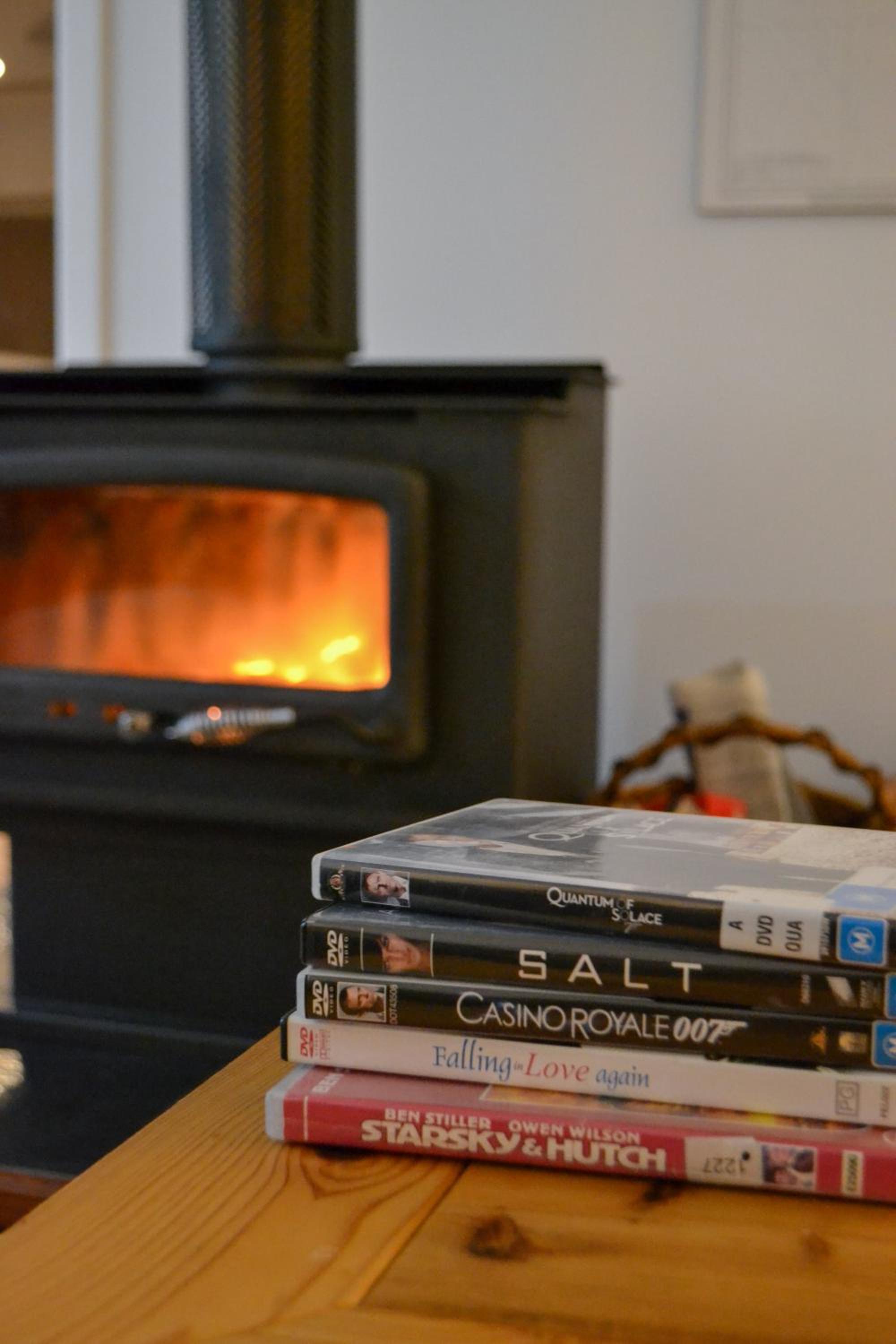 The Nook - Cosy log fire cottage