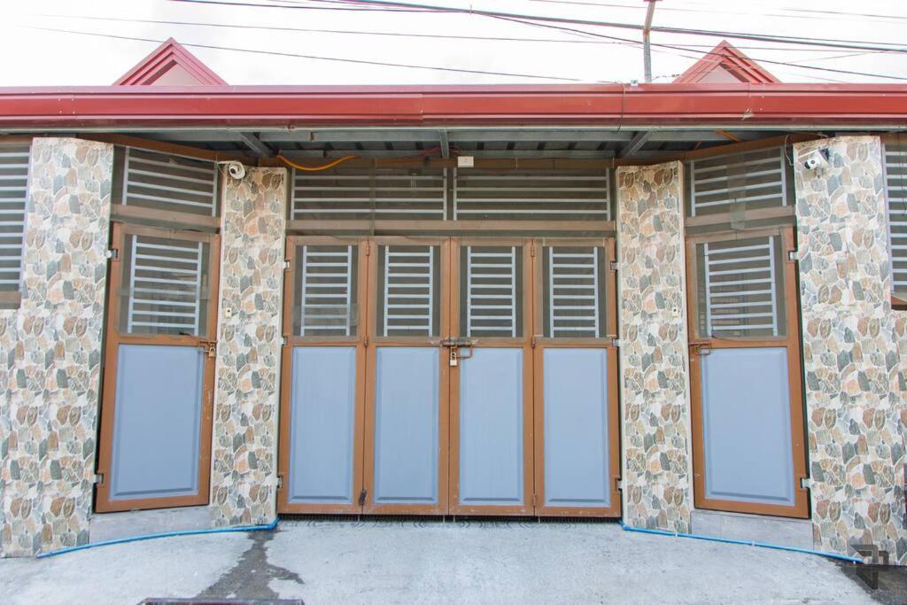Affordable COZY Up To 16 Guest Near Aqua Planet and Zoocobia