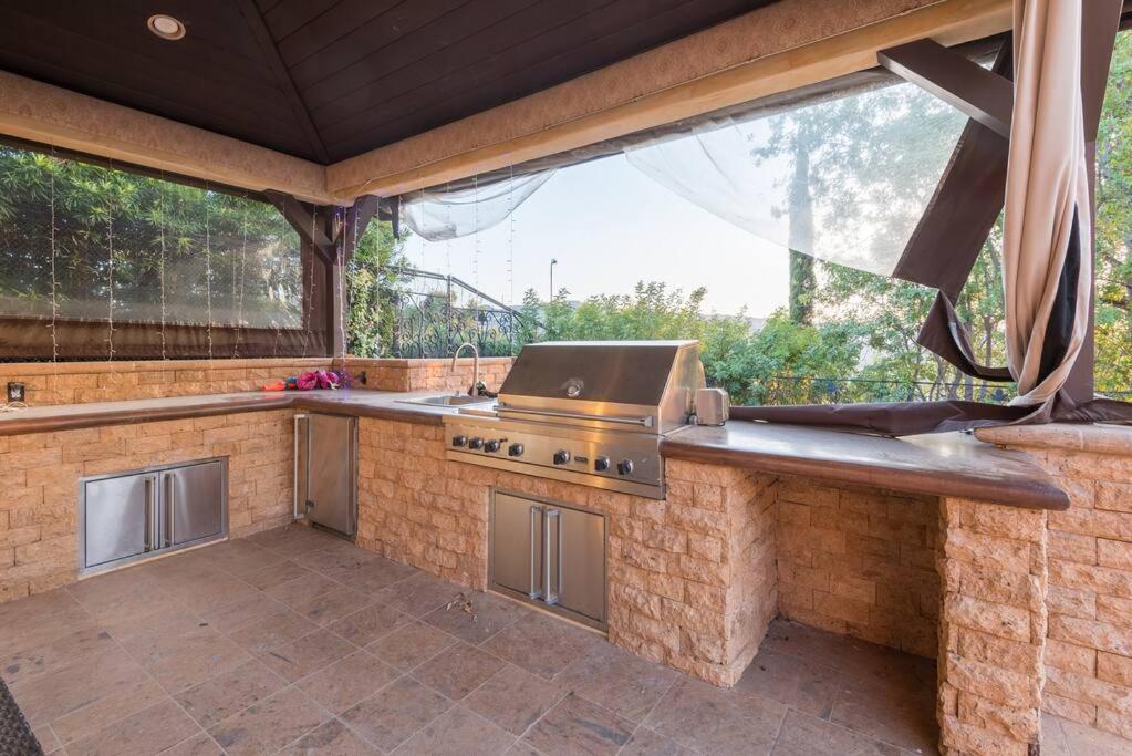 Luxury Villa With Private Pool and Spa Sleeps 14
