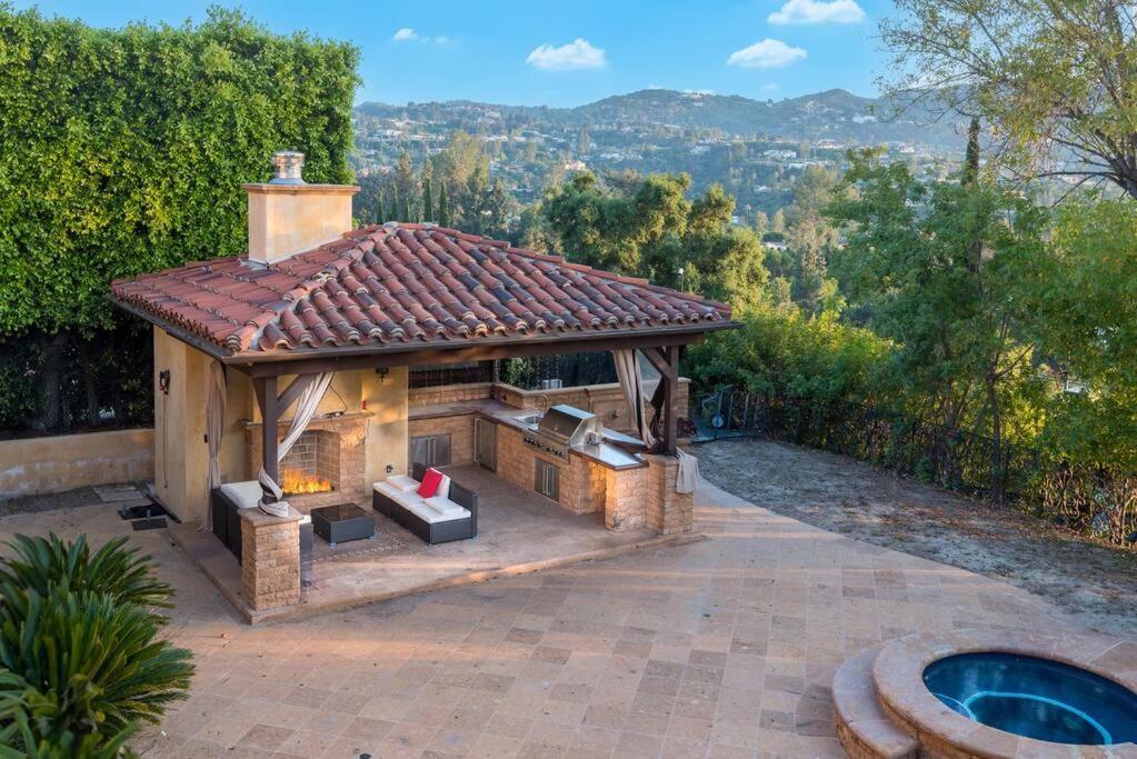 Luxury Villa With Private Pool and Spa Sleeps 14