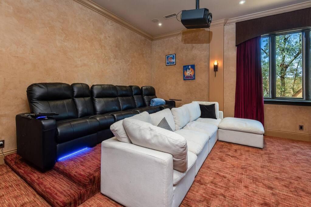 Luxury Villa With Private Pool and Spa Sleeps 14