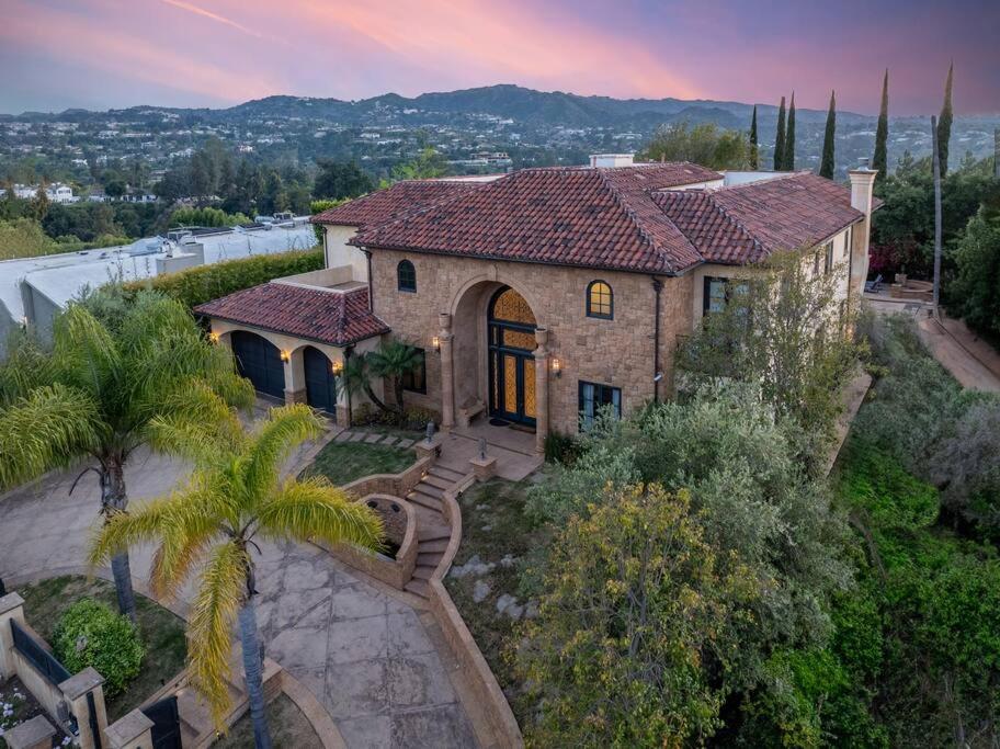 Luxury Villa With Private Pool and Spa Sleeps 14