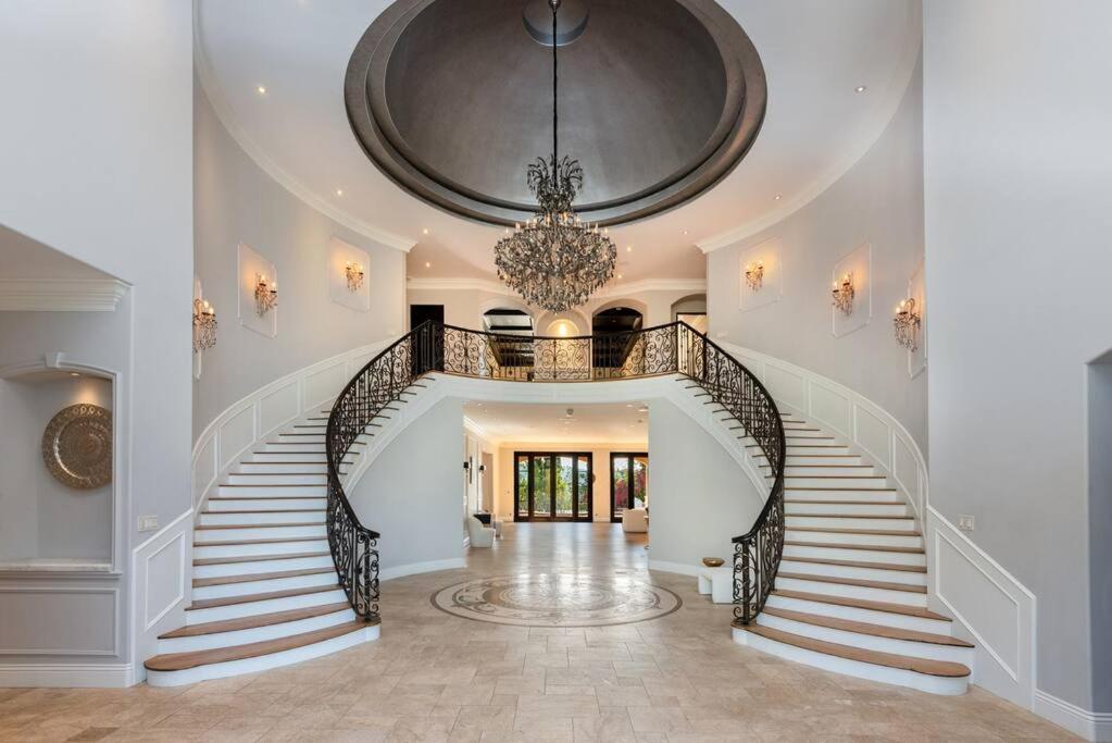 Luxury Villa With Private Pool and Spa Sleeps 14