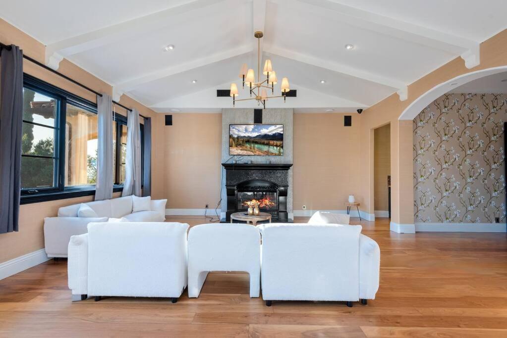Luxury Villa With Private Pool and Spa Sleeps 14