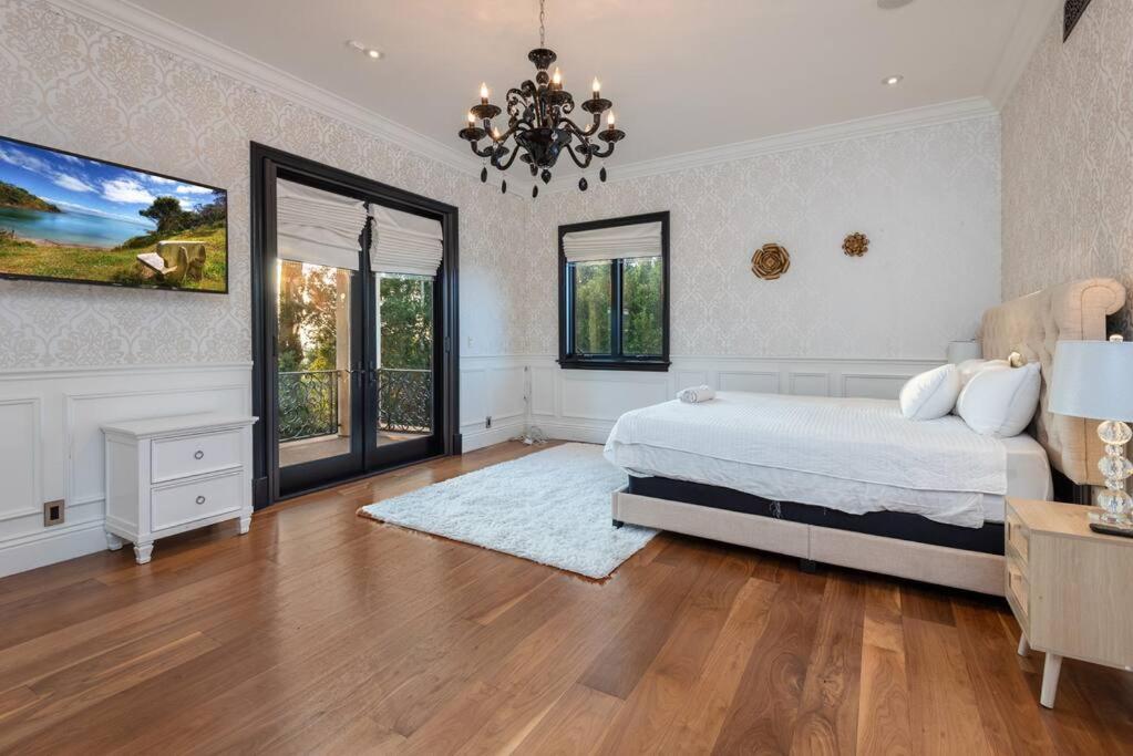 Luxury Villa With Private Pool and Spa Sleeps 14