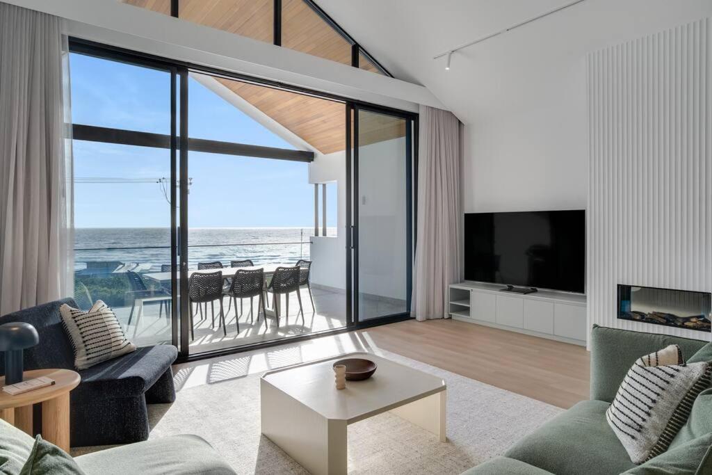 RIVA 202Espy - Brand new luxury beachfront - Sleeps 8