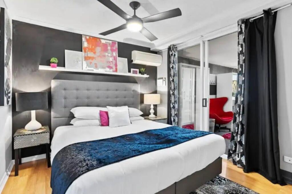 Retro Chic Vibes, Tropical Pool & Prime Location