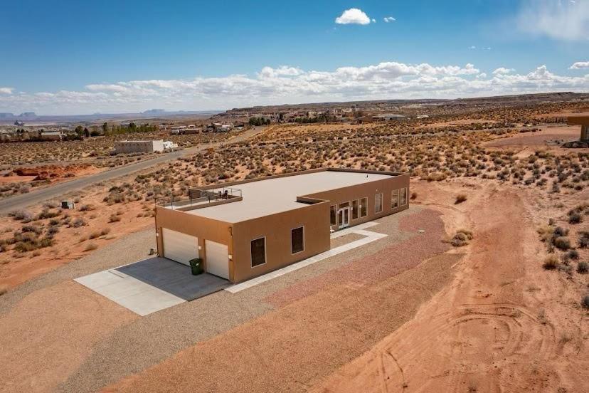 Page Arizona border town- Tranquil Zen Retreat with Amazing Mesa Views