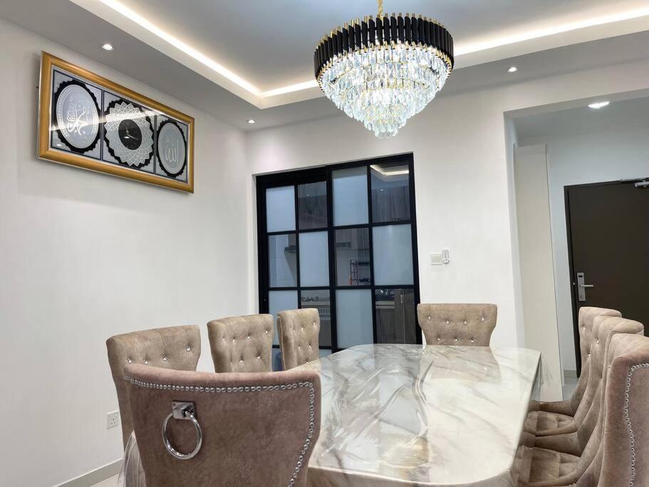 Modern Family Suite 4Bed3Bath Johor Bahru