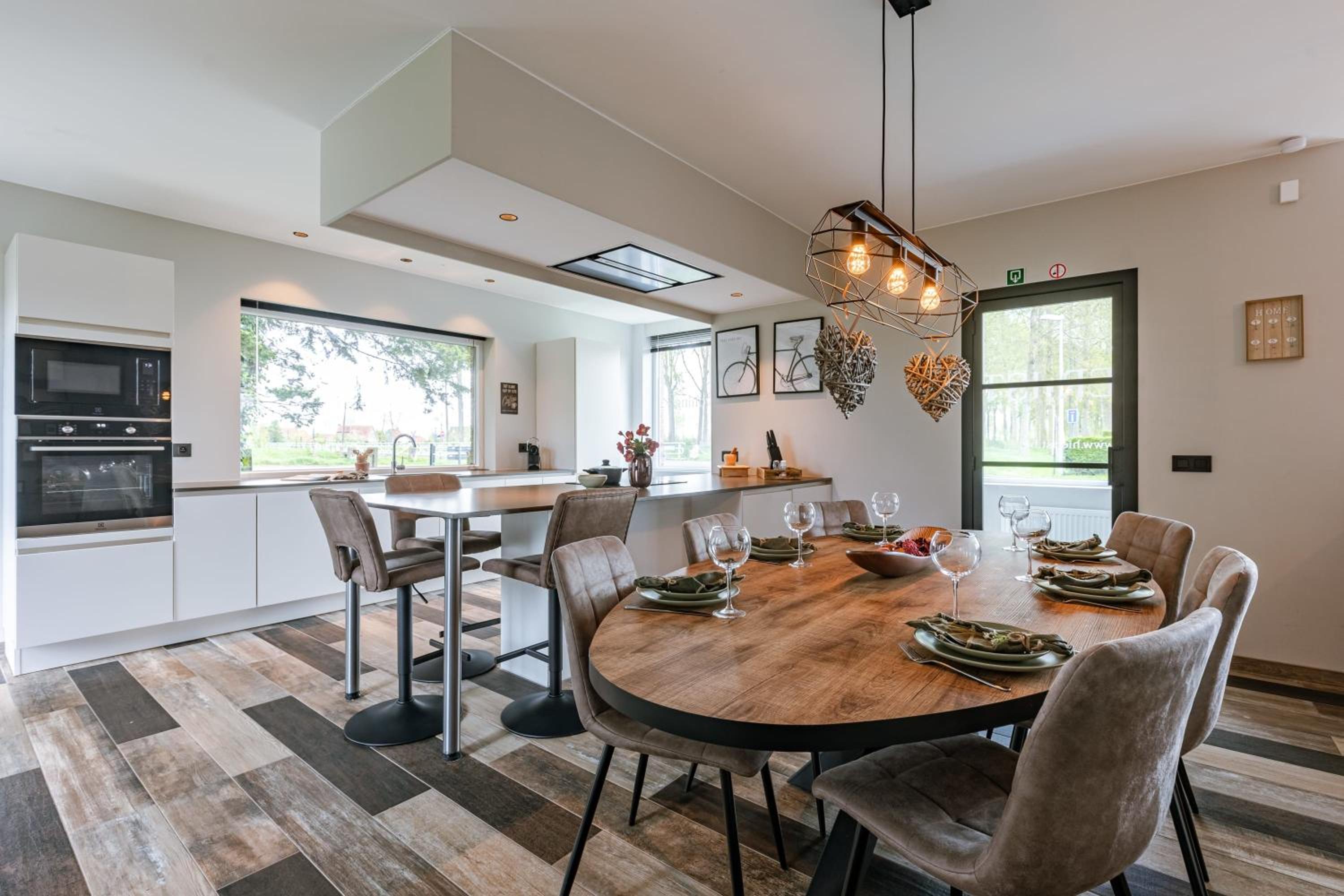 Huswell - Holiday home along the canal with great views