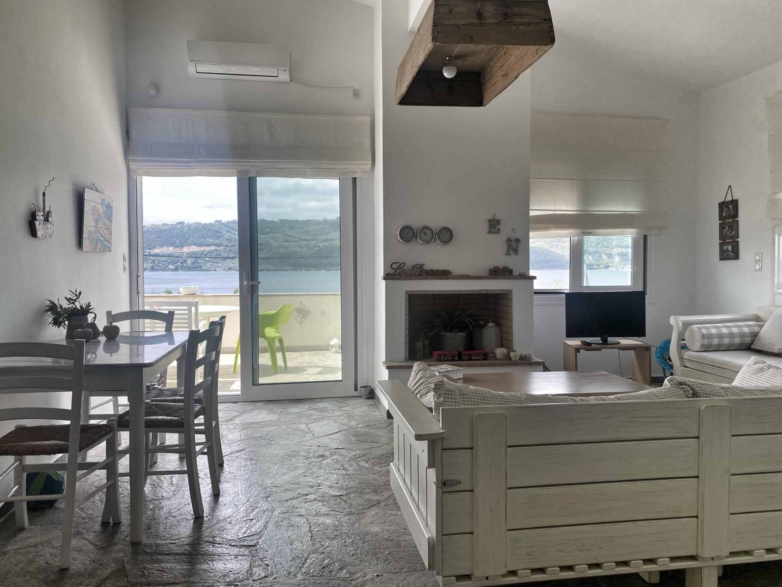 Seafront Rododafni Loft