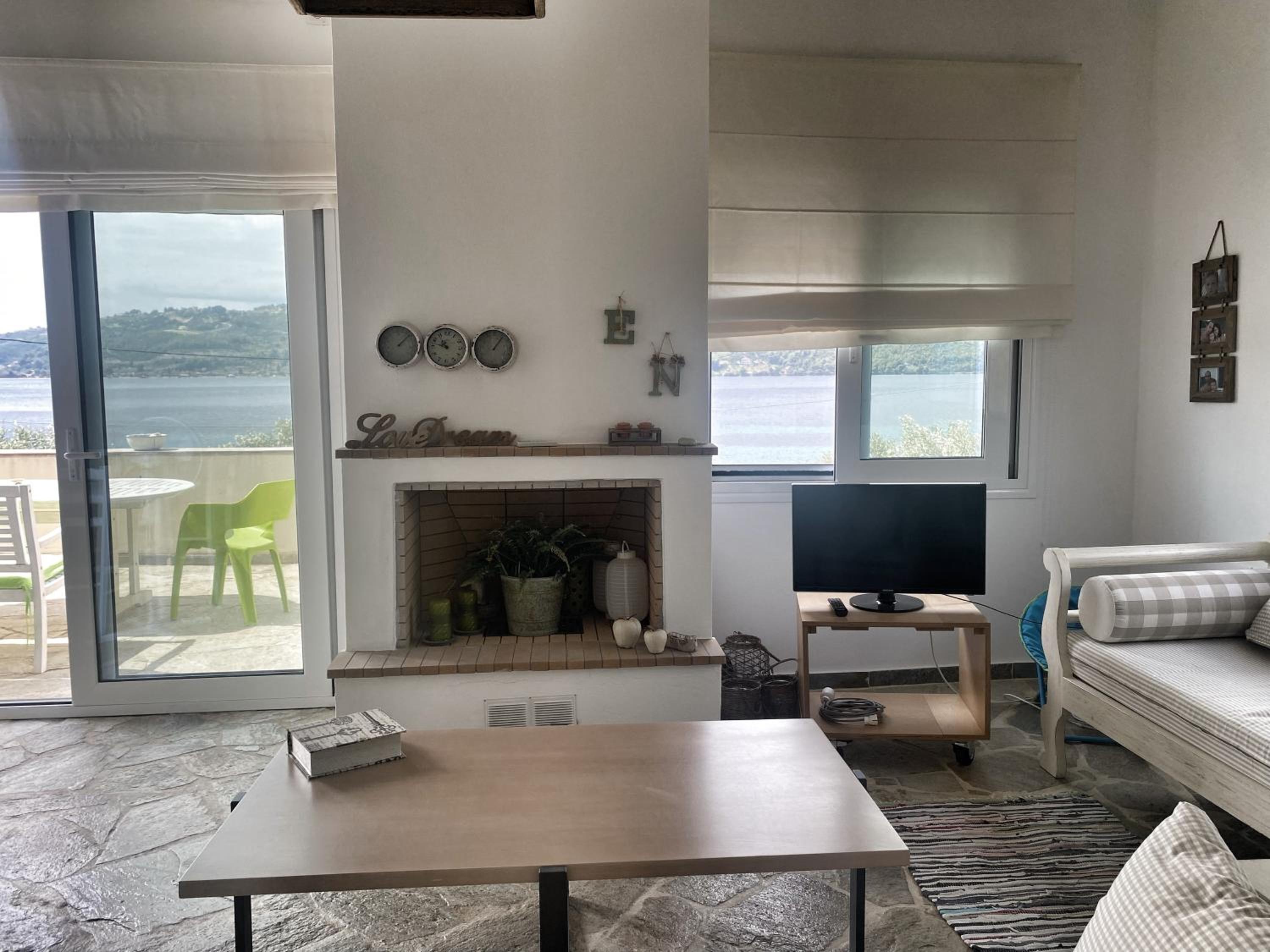 Seafront Rododafni Loft