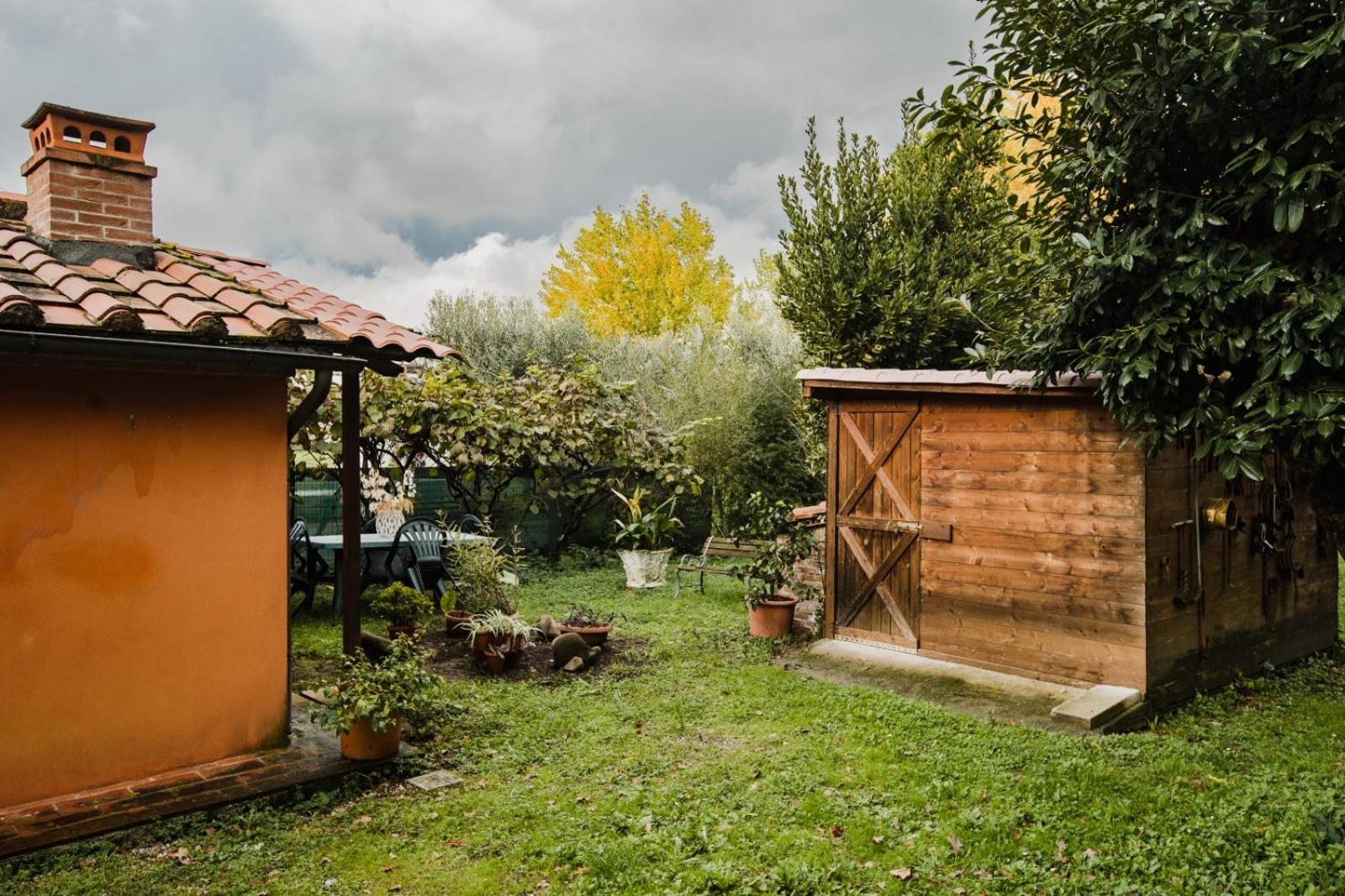 GuestHost - Rustic House near Lucca With Private Parking and Garden! view 4