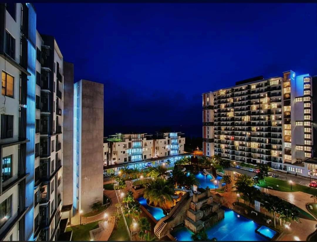 OPAHOME SWISS GARDEN RESIDENCE 2BDRM Family Suite with Pool View