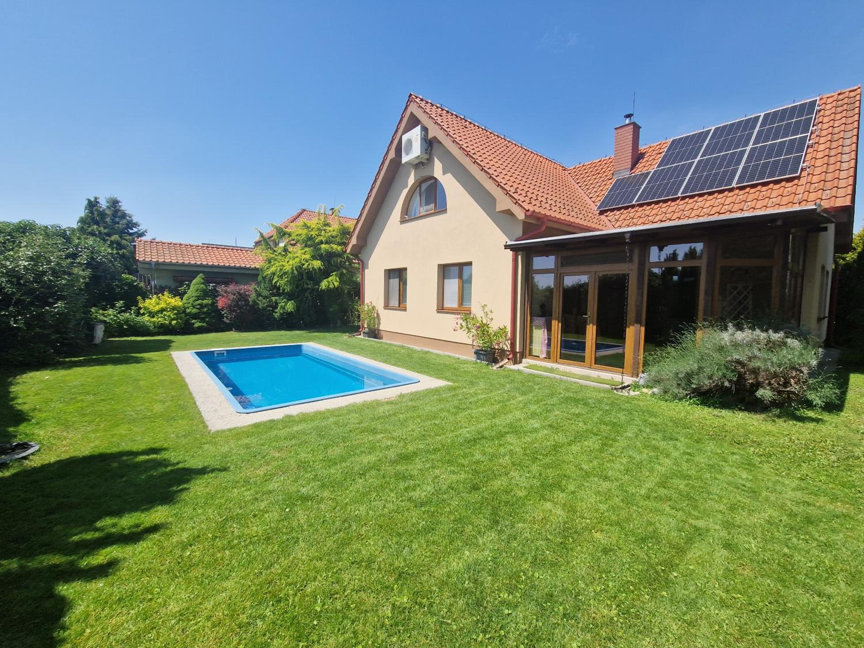 House with 3 bedrooms and pool view 2