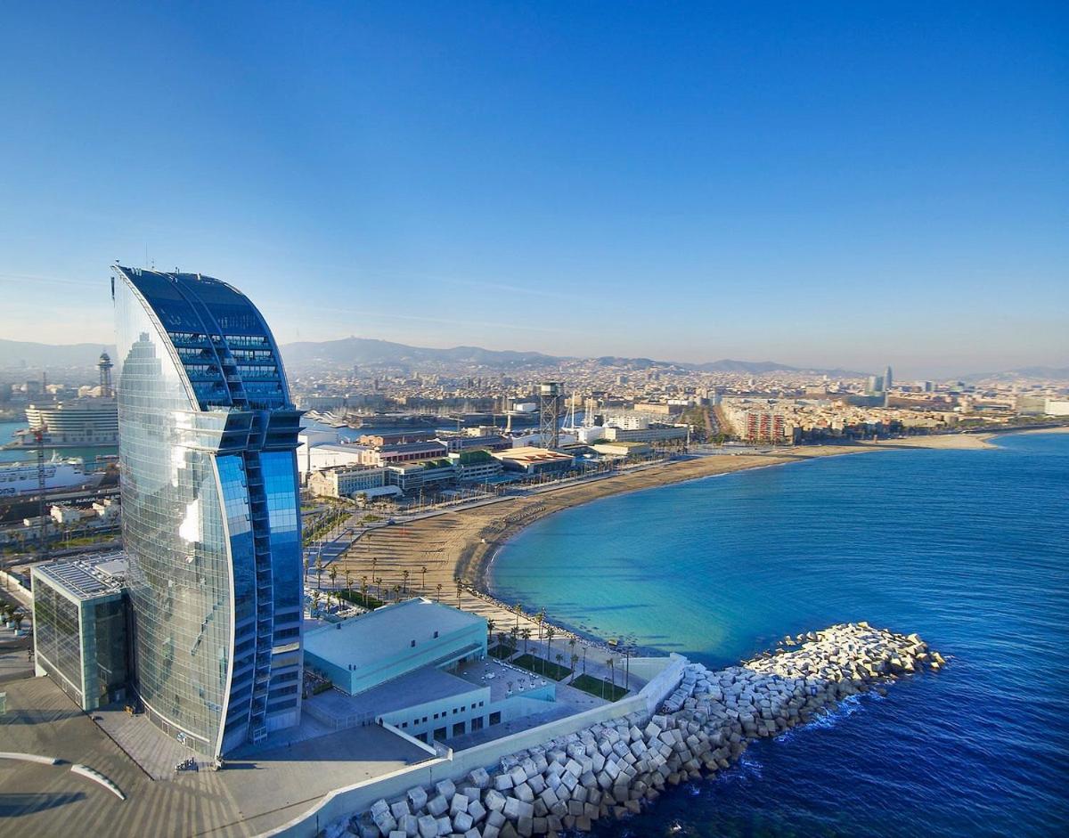 Barcelona Chic Apartments- Free Parking - 10 min BCN center by metro