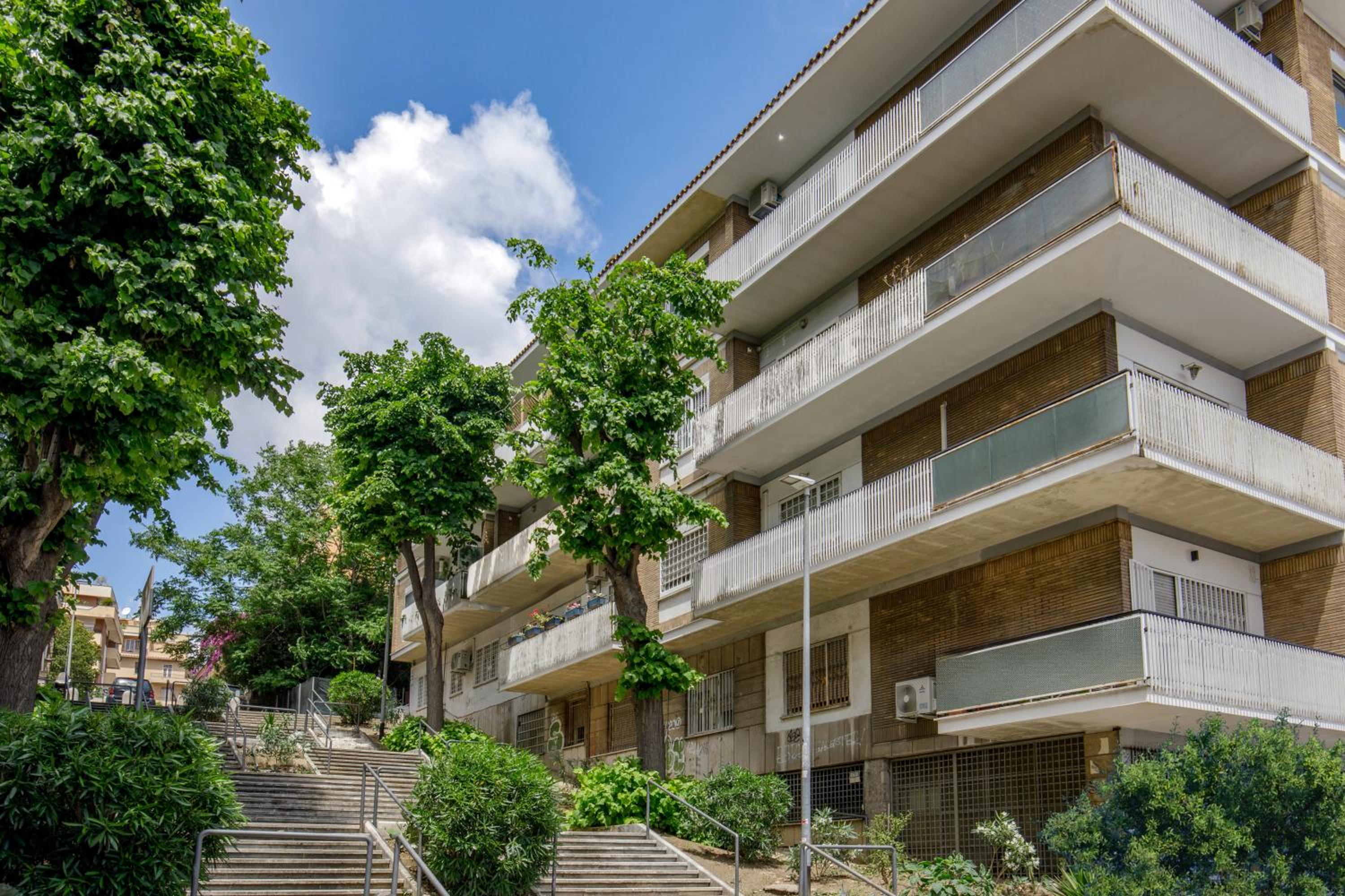 Pio Vatican Flat
