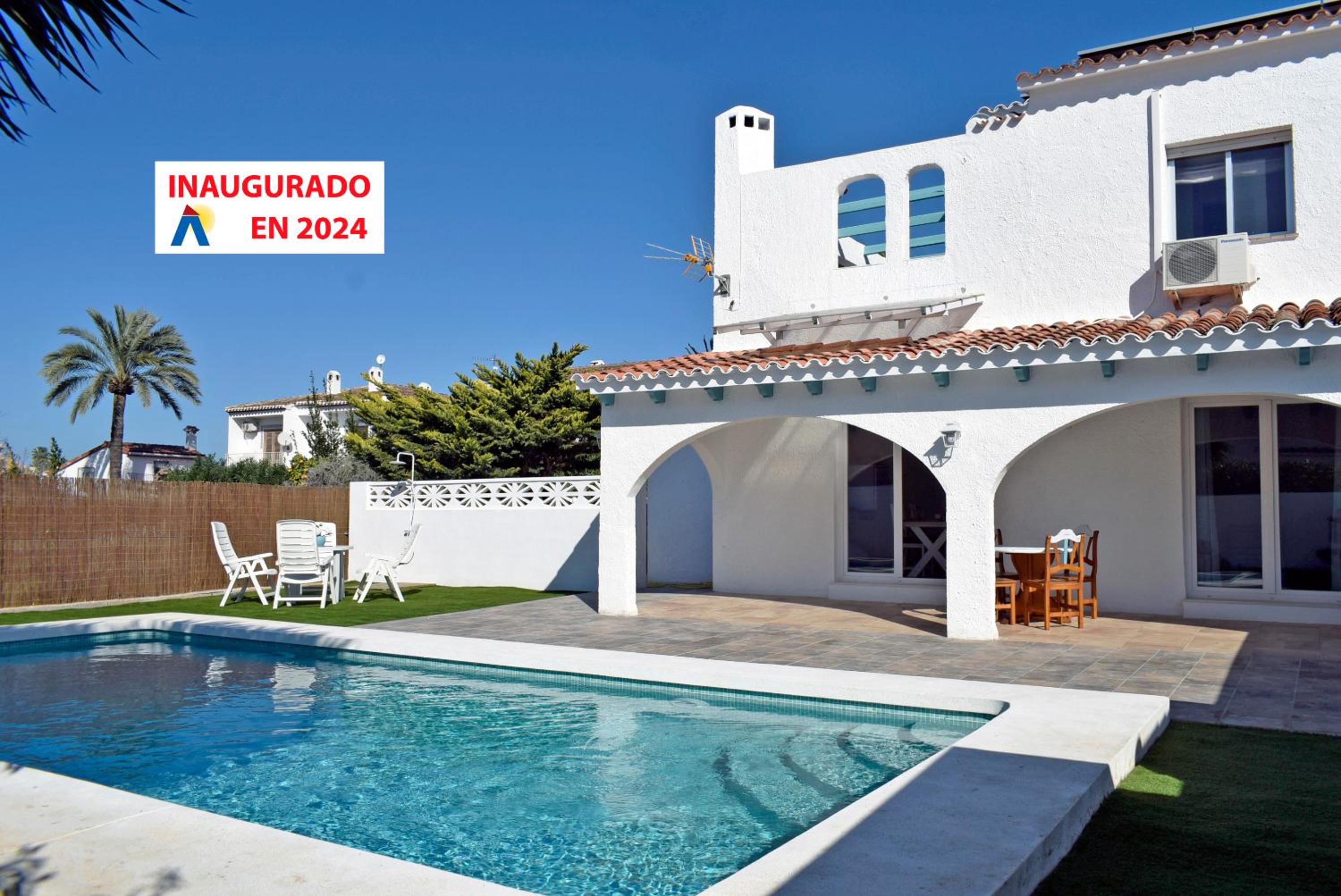 Hotel Anacasa Villa Xalana les Marines CH4400 - Image 1