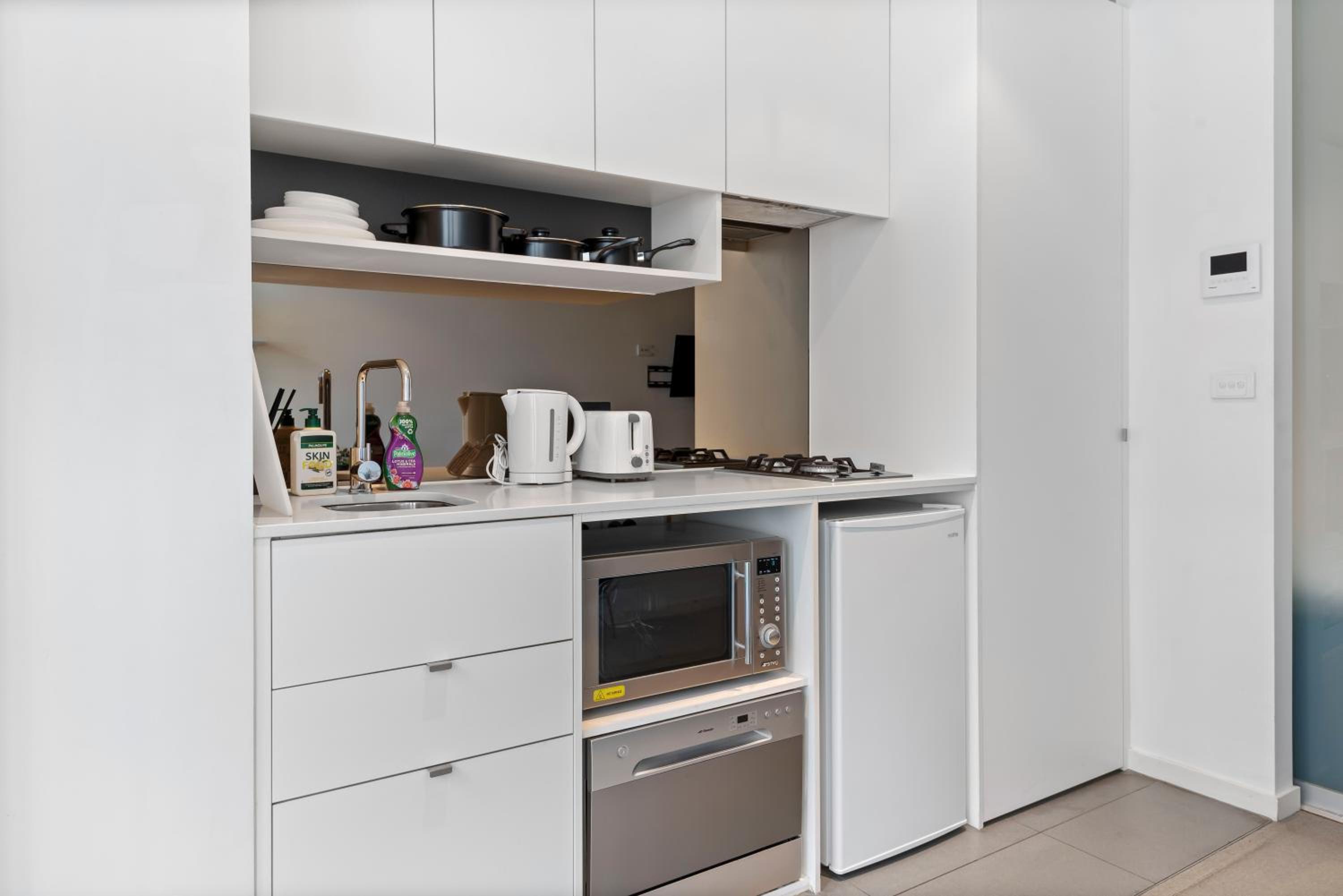 Compact studio walk to Victoria Market