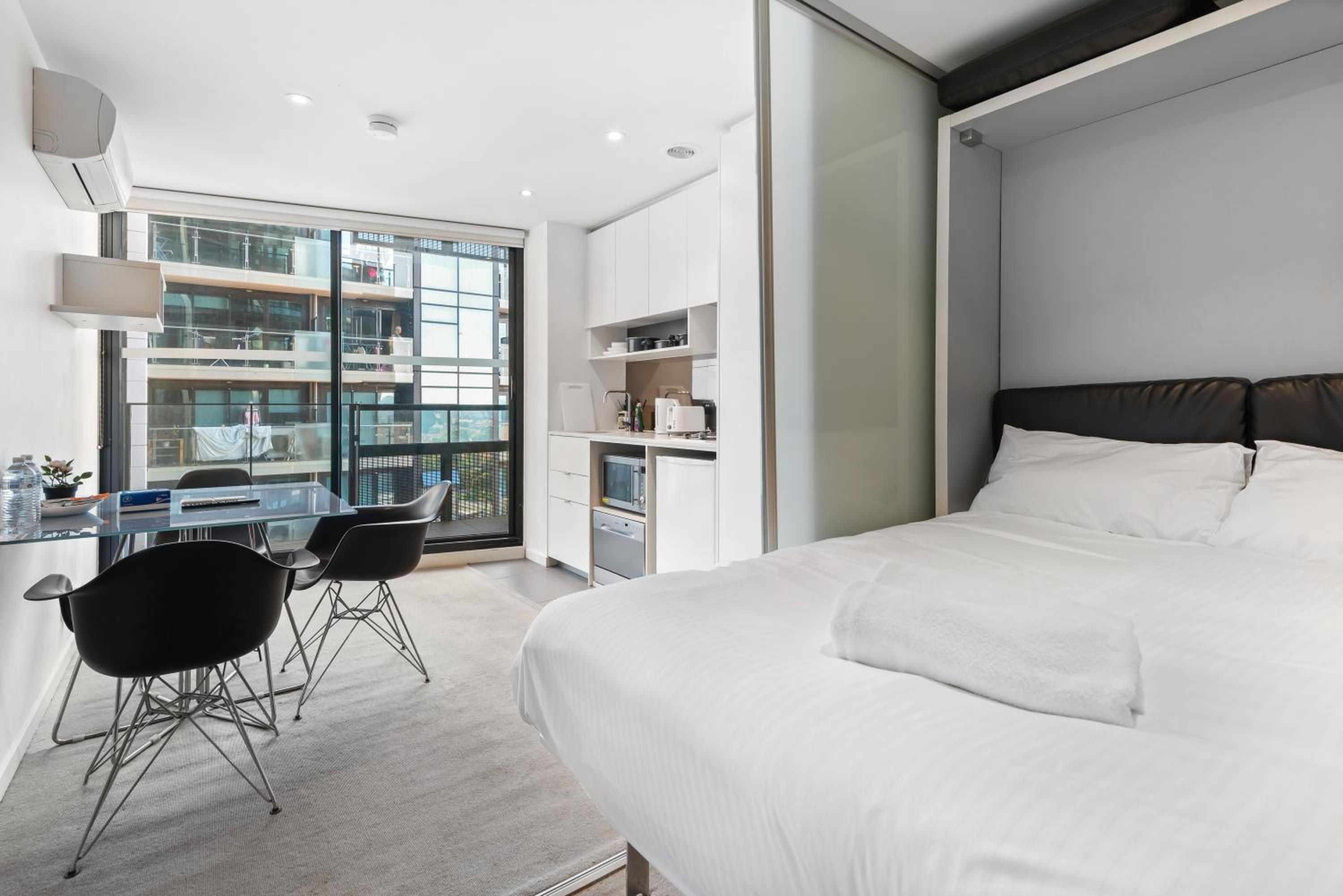 Compact studio walk to Victoria Market