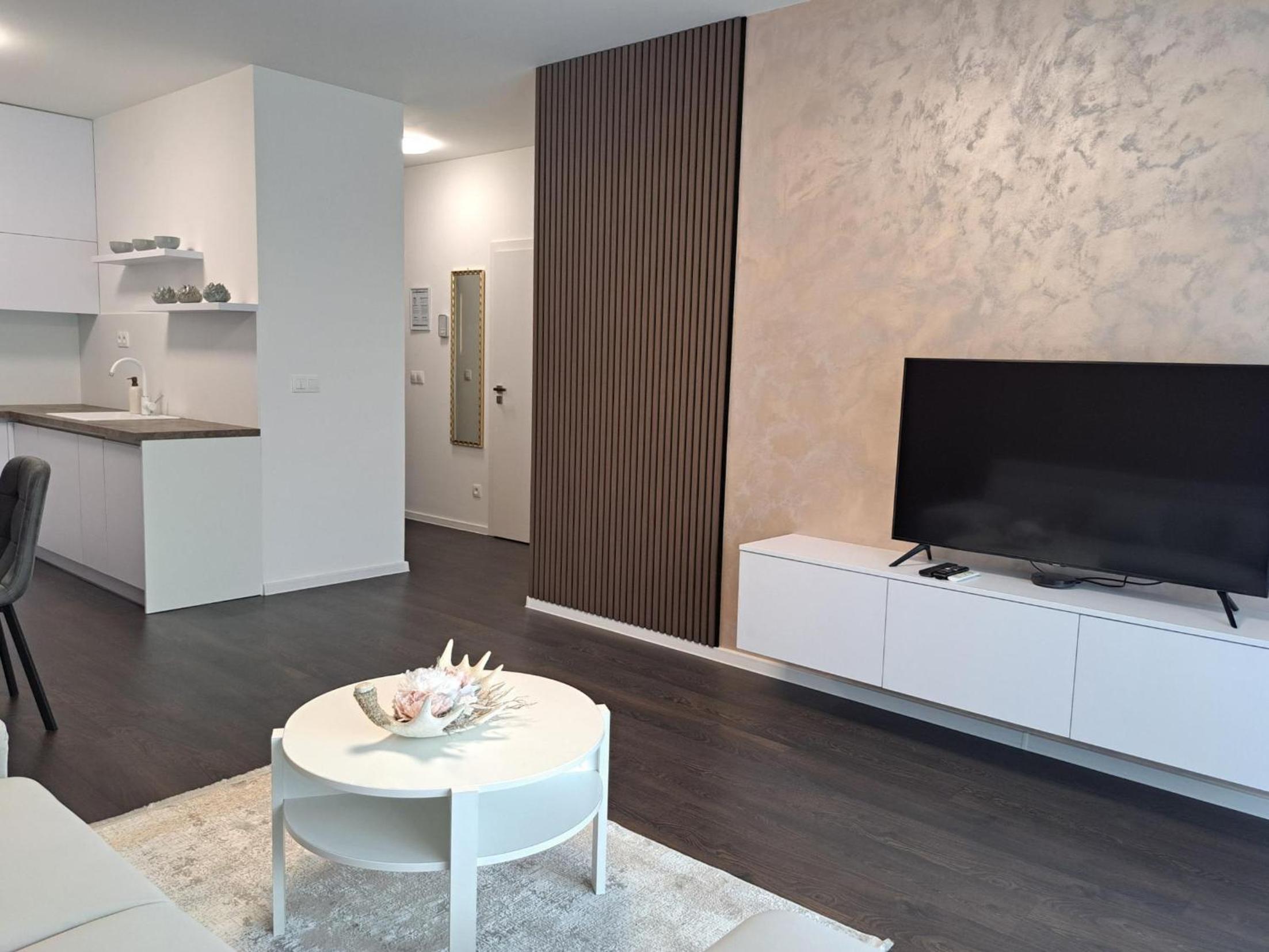 Tabáň Marble apartment (city center & free parking)