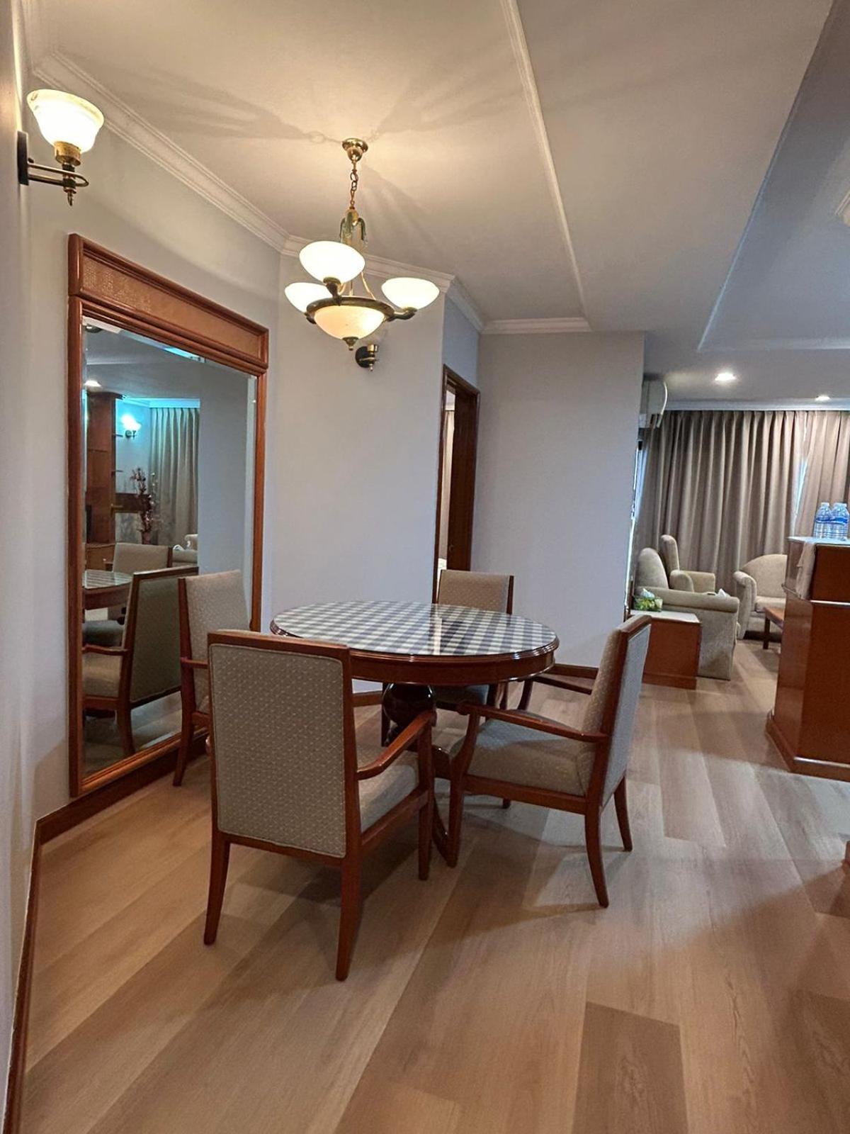 Ancient Riverbank 2BR River View Walk to City view 5