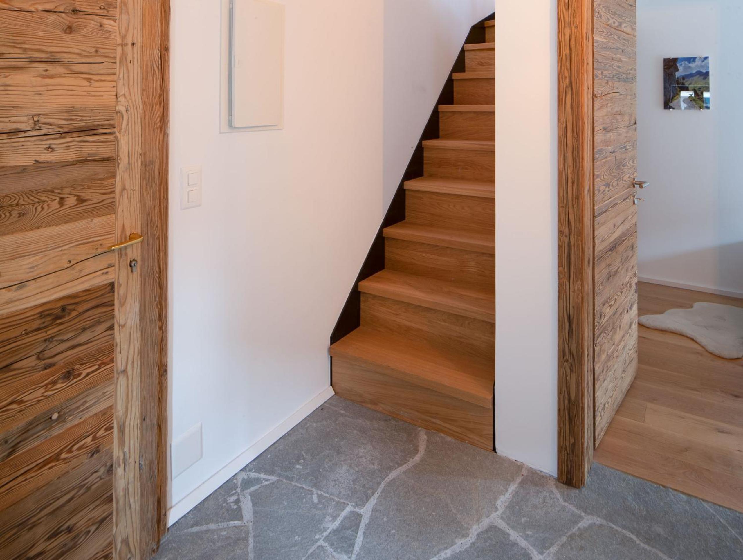Pilanous Residence - E-Alpine Suite - Swiss Alps