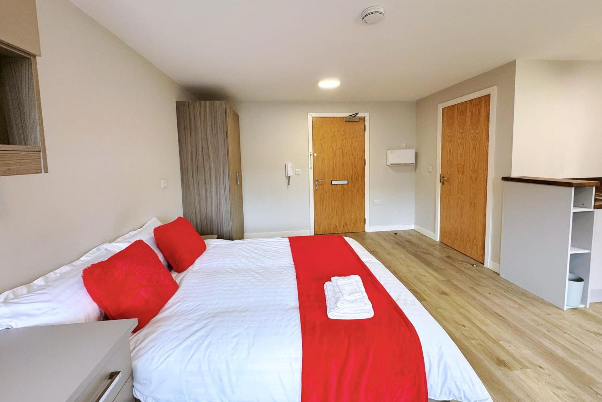 Manor Park Court in Coventry view 4