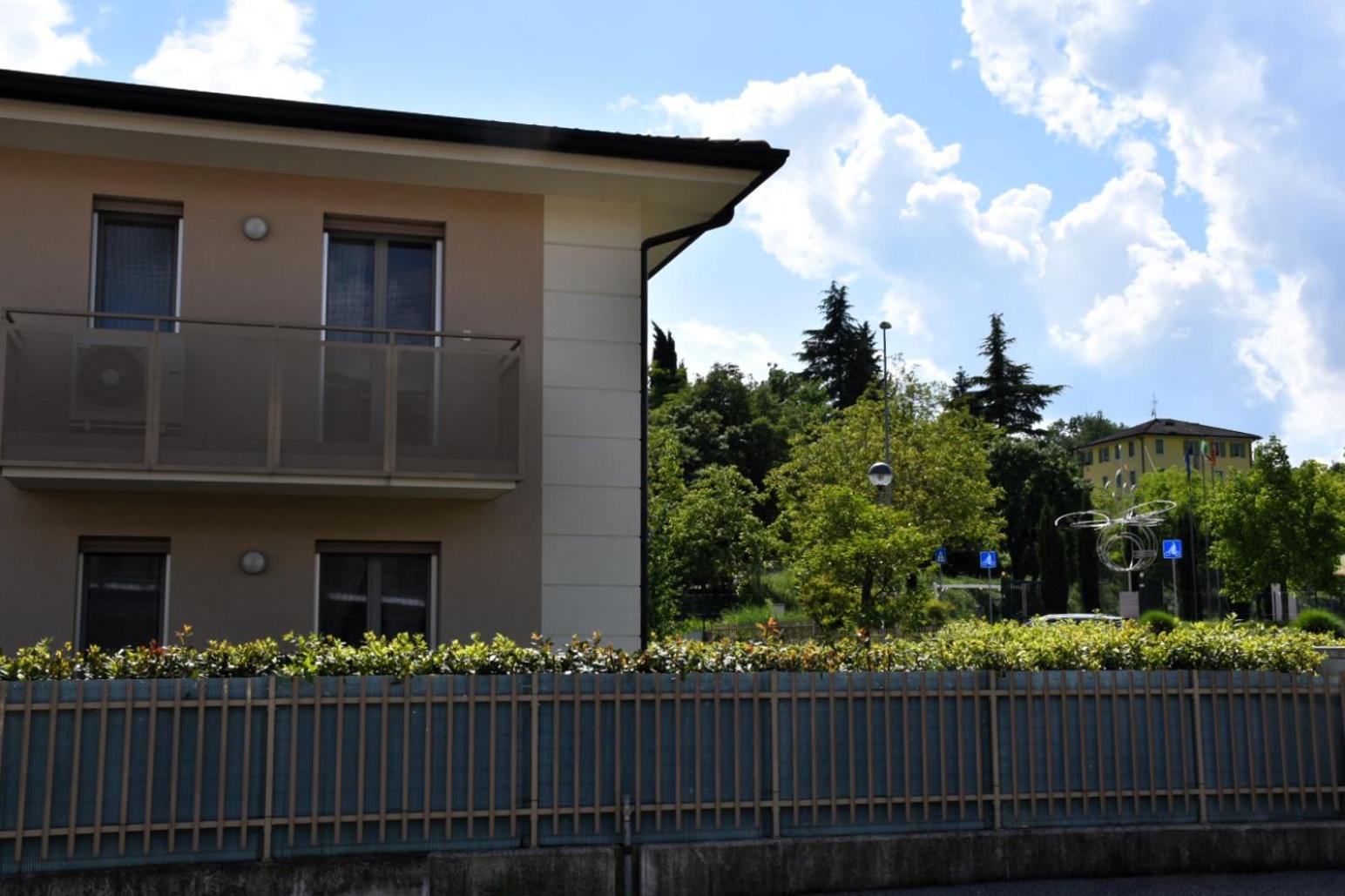 Photo 12