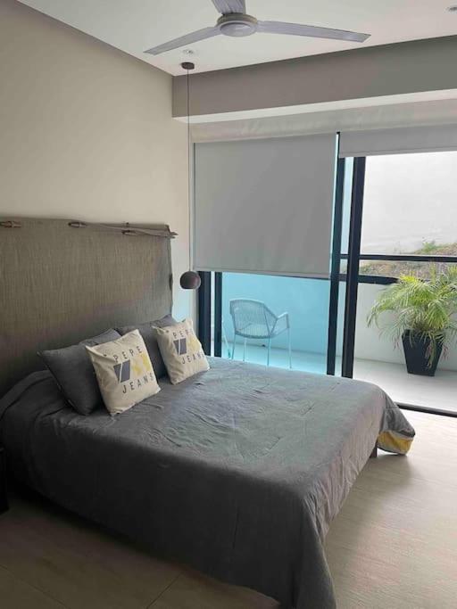 Fantastic designer apartment, beachfront! view 3