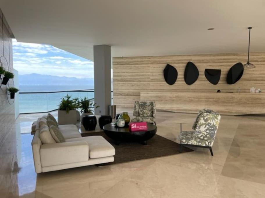 Fantastic designer apartment, beachfront! view 5
