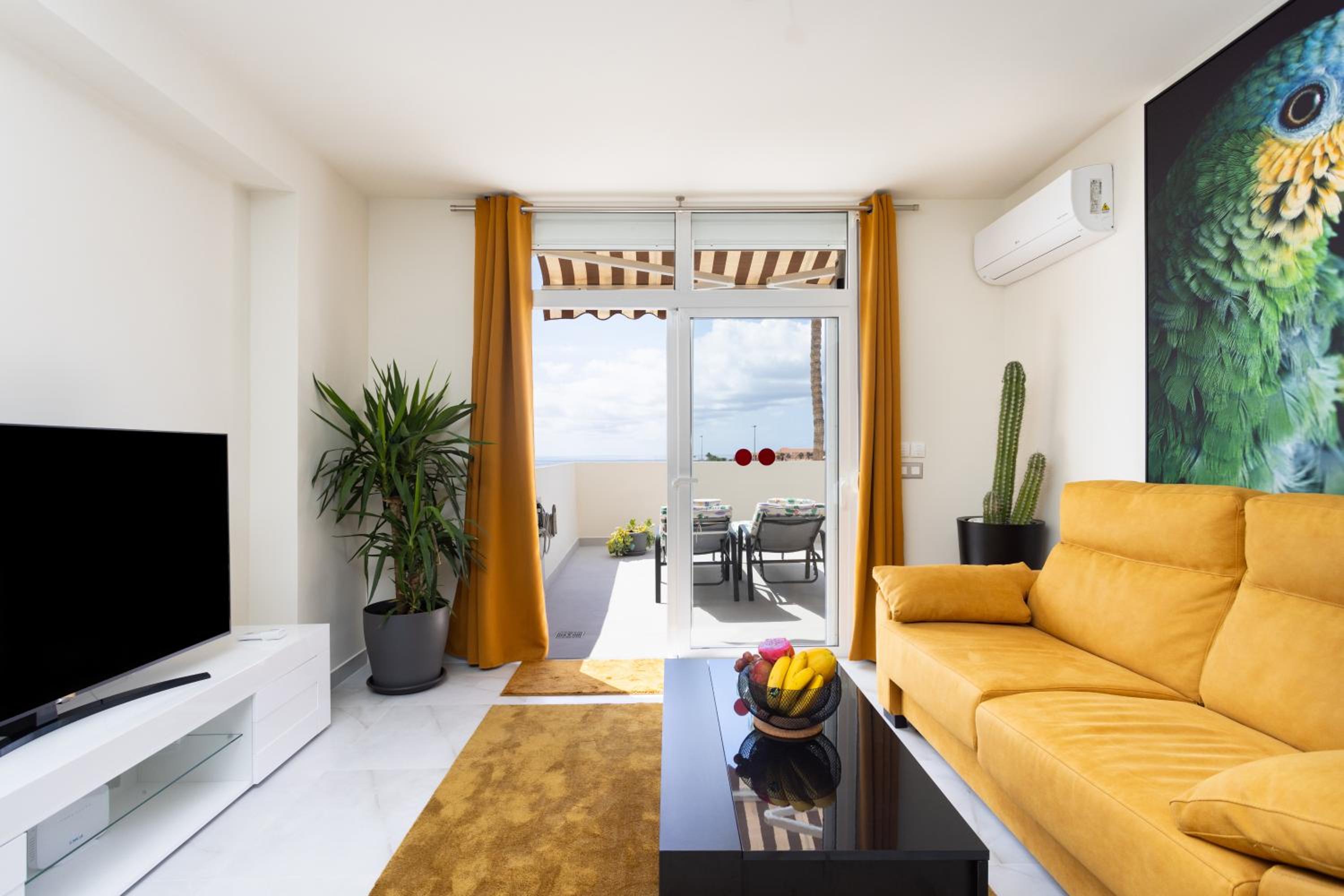 Stunning flat next to the beach-Ocean views view 2