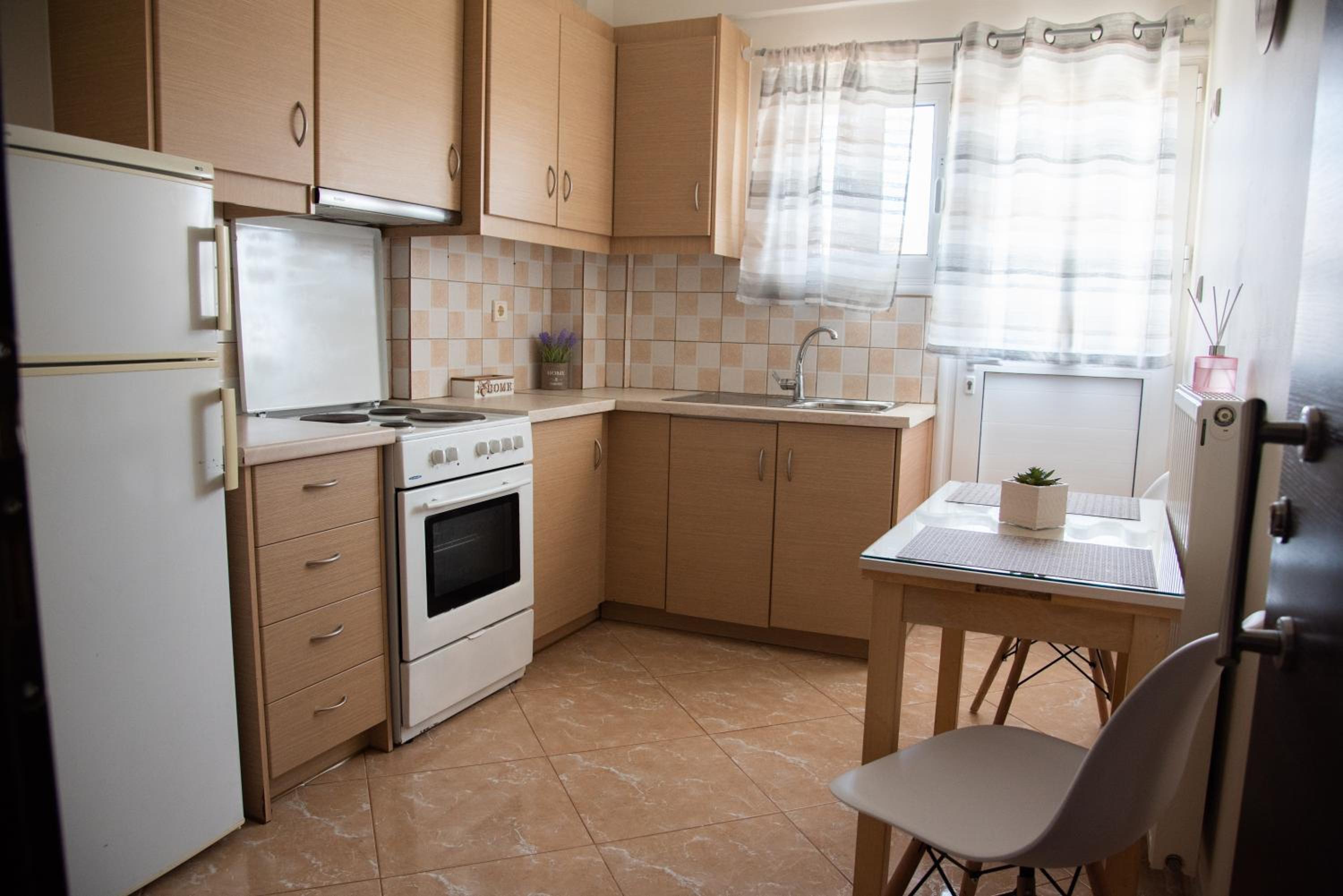 Modern apartment at Nea Artaki 2 photo 4