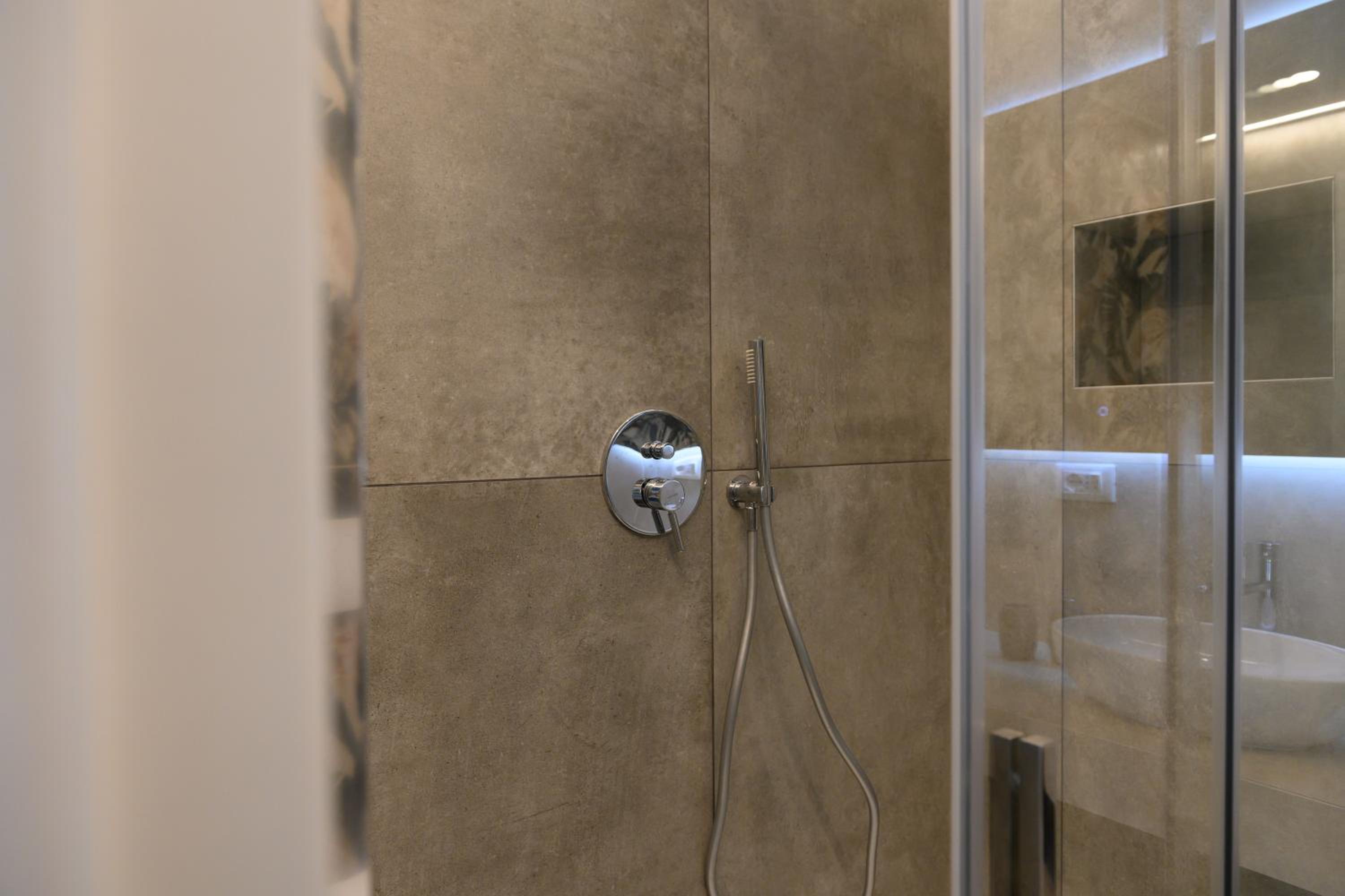 Bianca Elegance Rooms