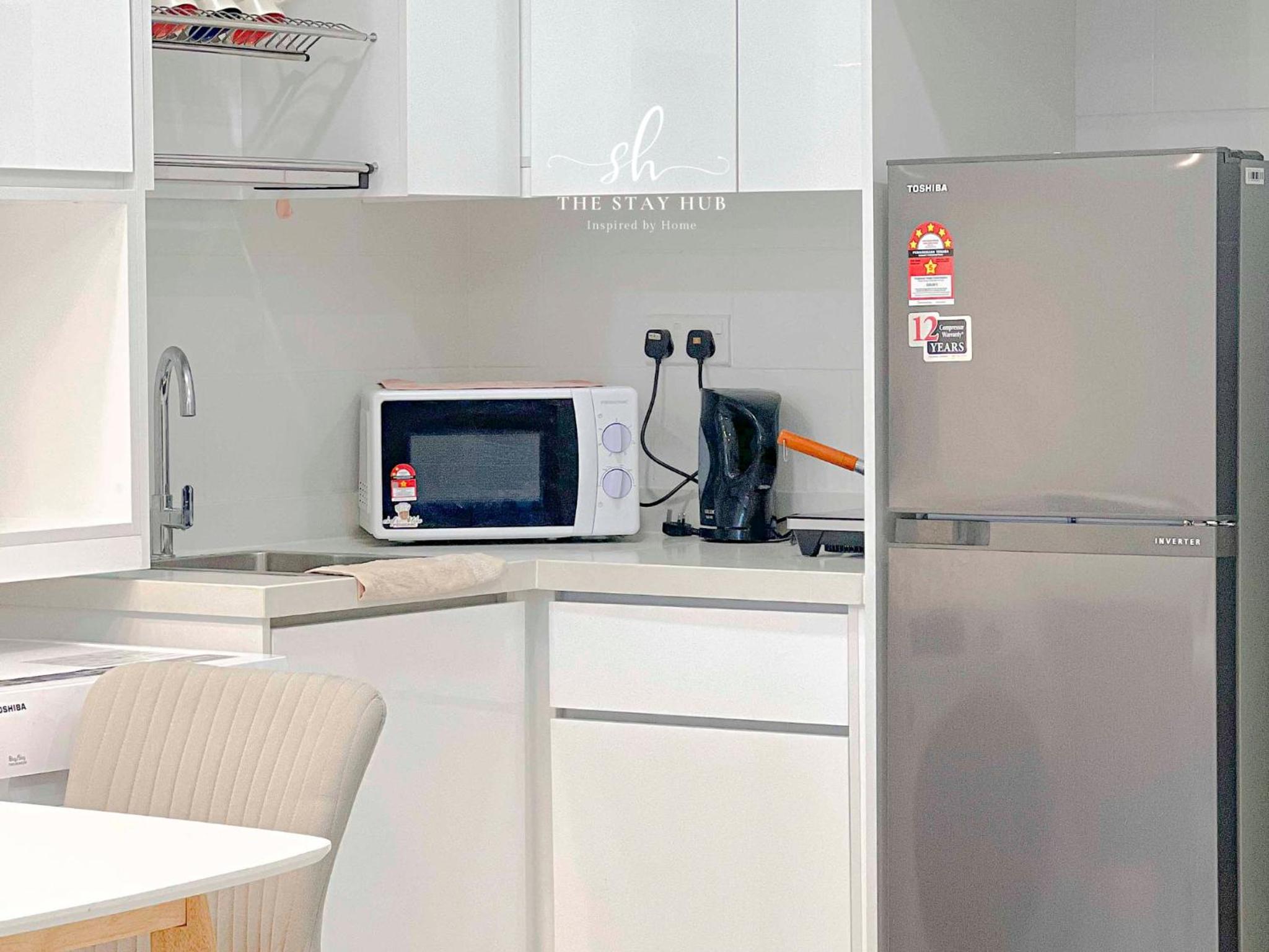 Arte Mont Kiara Luxury Suite with Heated Jacuzzi Pods - Free Parking - Next to MITEC- by The Stay Hub