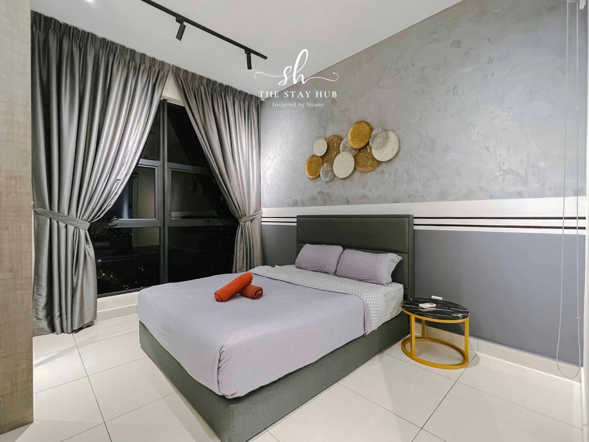 Arte Mont Kiara Luxury Suite with Heated Jacuzzi Pods - Free Parking - Next to MITEC- by The Stay Hub