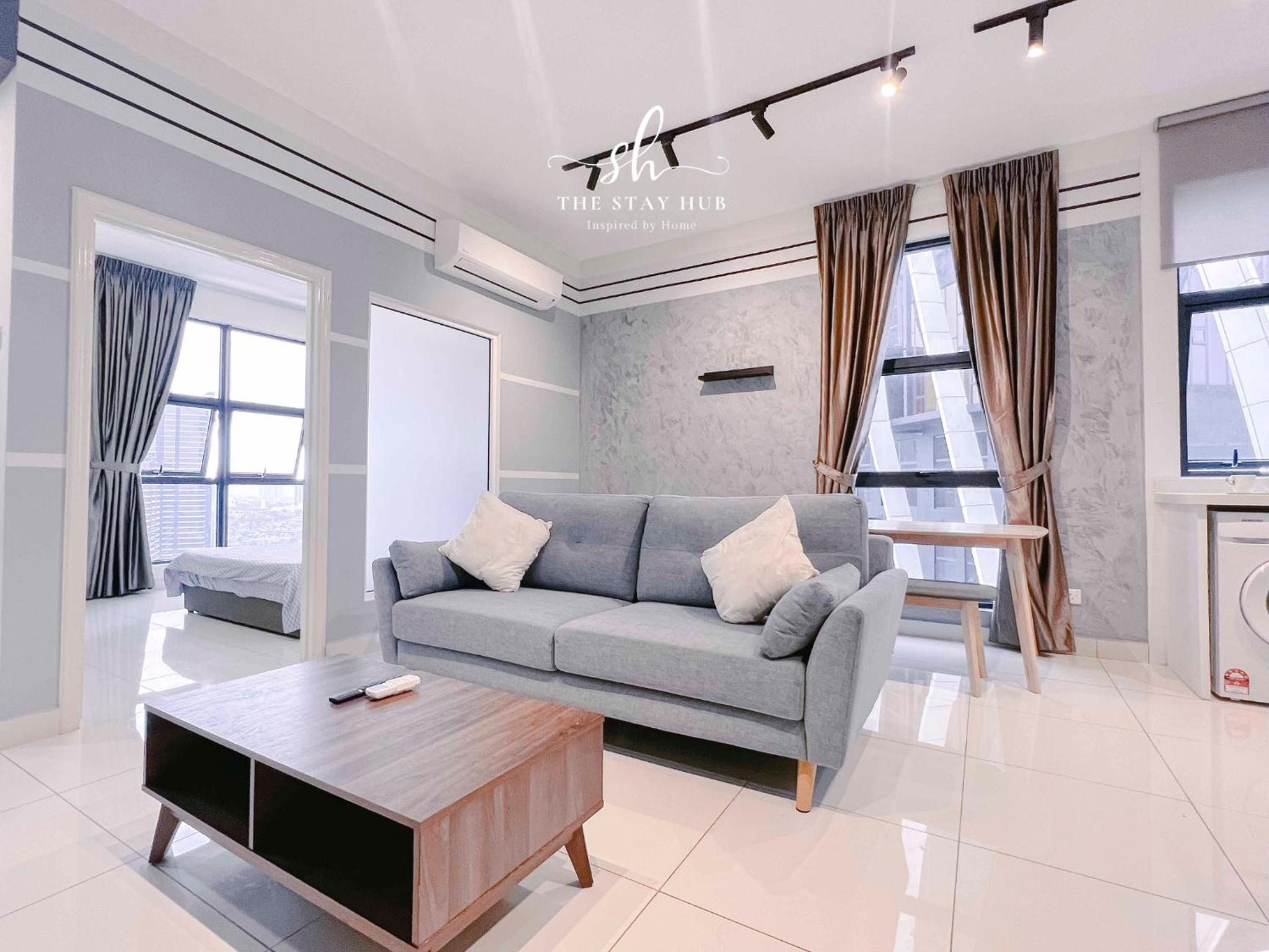 Arte Mont Kiara Luxury Suite with Heated Jacuzzi Pods - Free Parking - Next to MITEC- by The Stay Hub