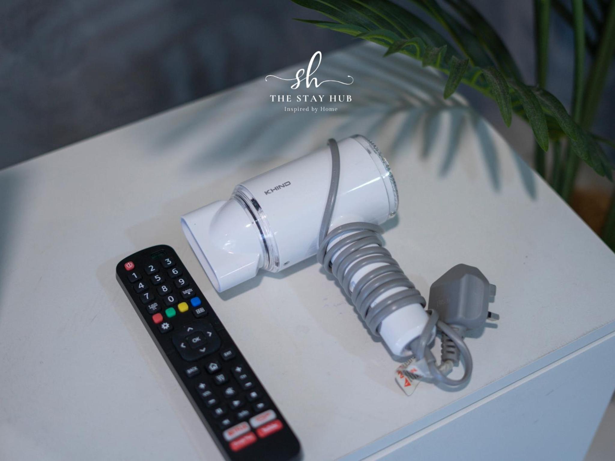 Arte Mont Kiara Luxury Suite with Heated Jacuzzi Pods - Free Parking - Next to MITEC- by The Stay Hub
