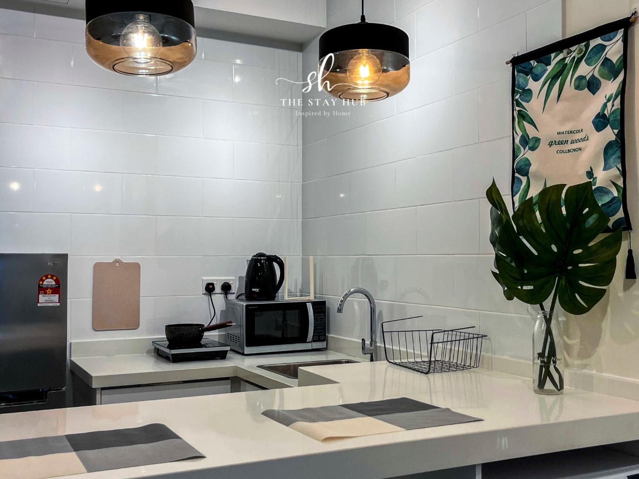 Arte Mont Kiara Luxury Suite with Heated Jacuzzi Pods - Free Parking - Next to MITEC- by The Stay Hub