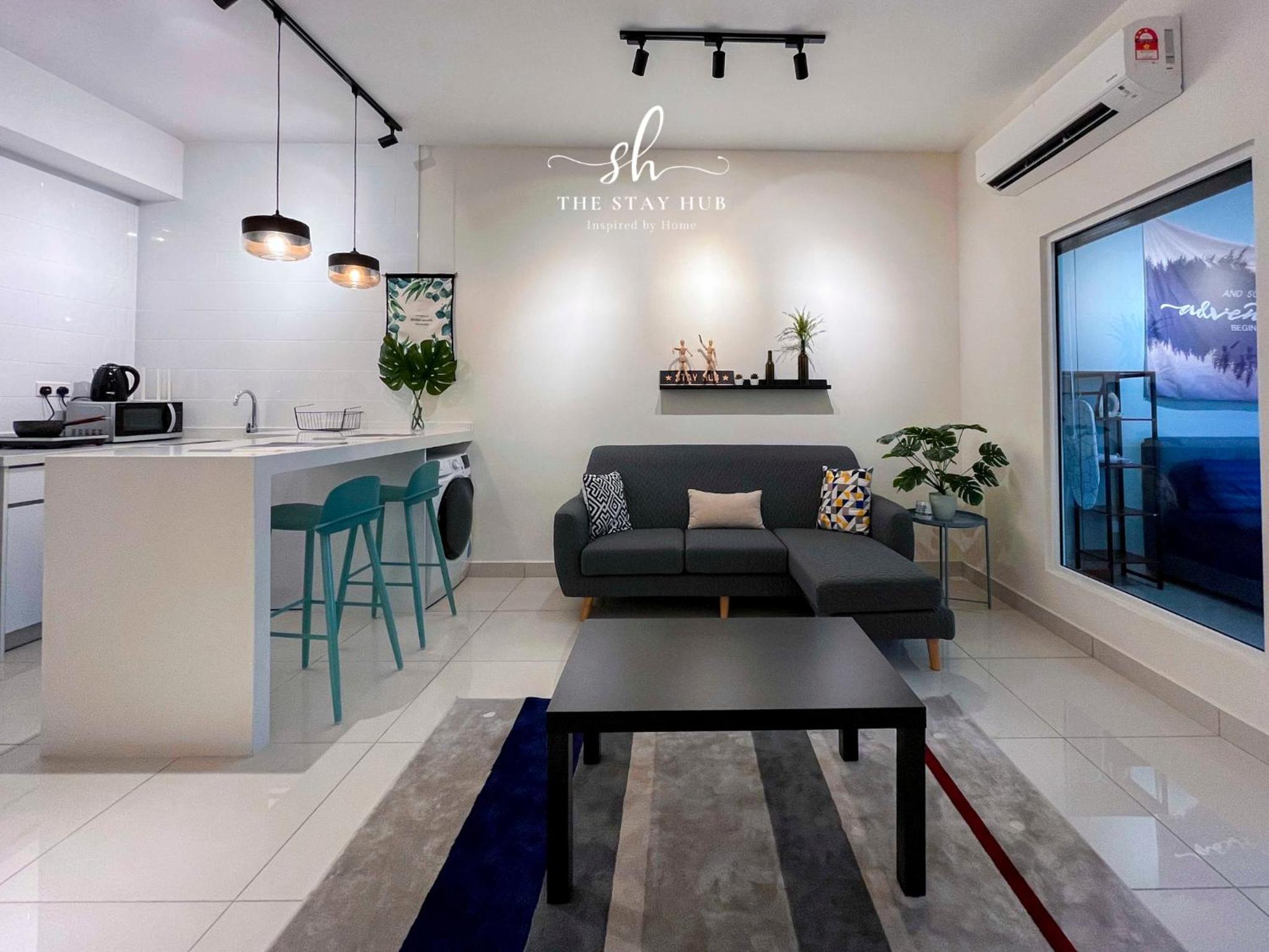 Arte Mont Kiara Luxury Suite with Heated Jacuzzi Pods - Free Parking - Next to MITEC- by The Stay Hub