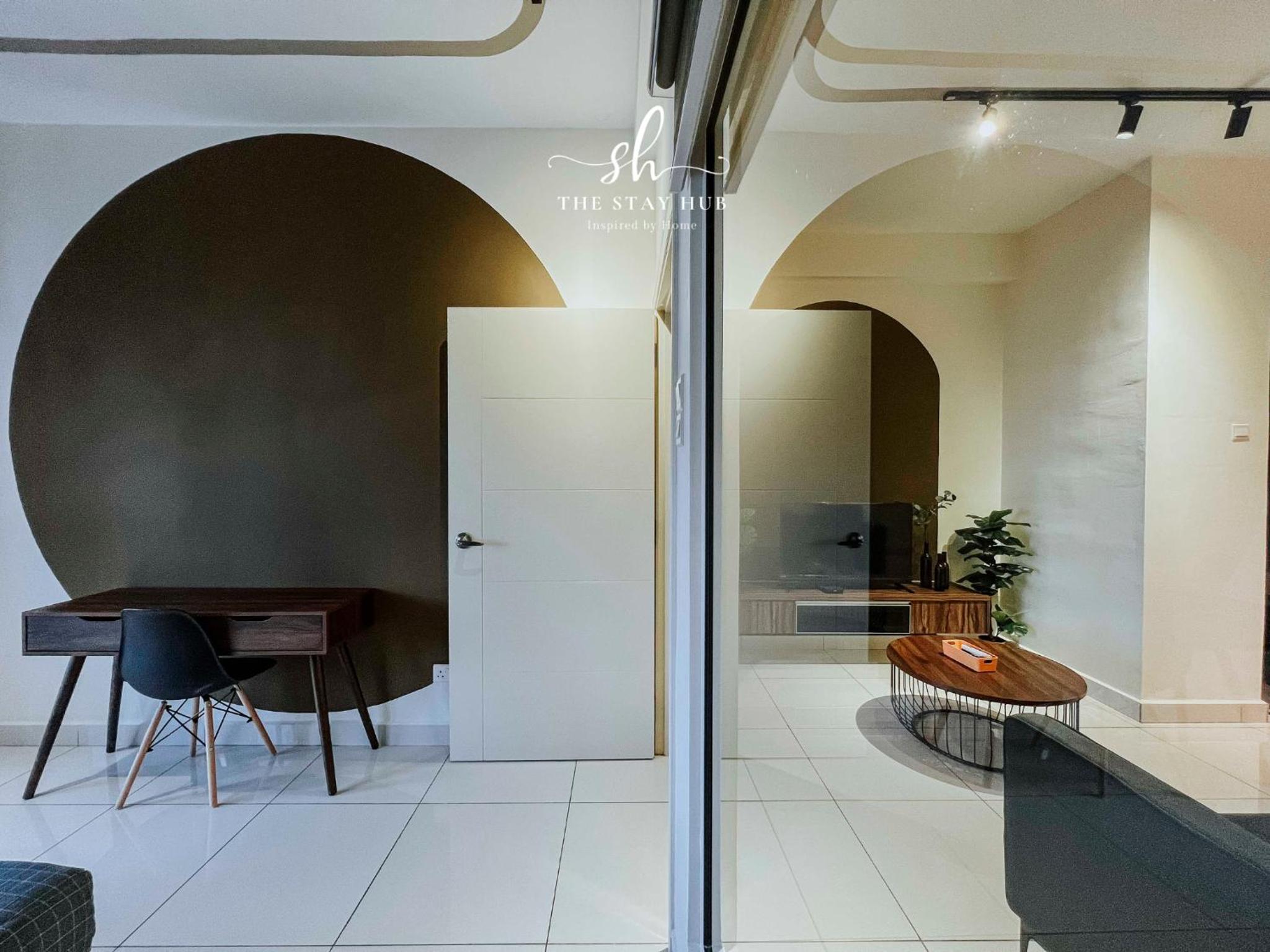 Arte Mont Kiara Luxury Suite with Heated Jacuzzi Pods - Free Parking - Next to MITEC- by The Stay Hub