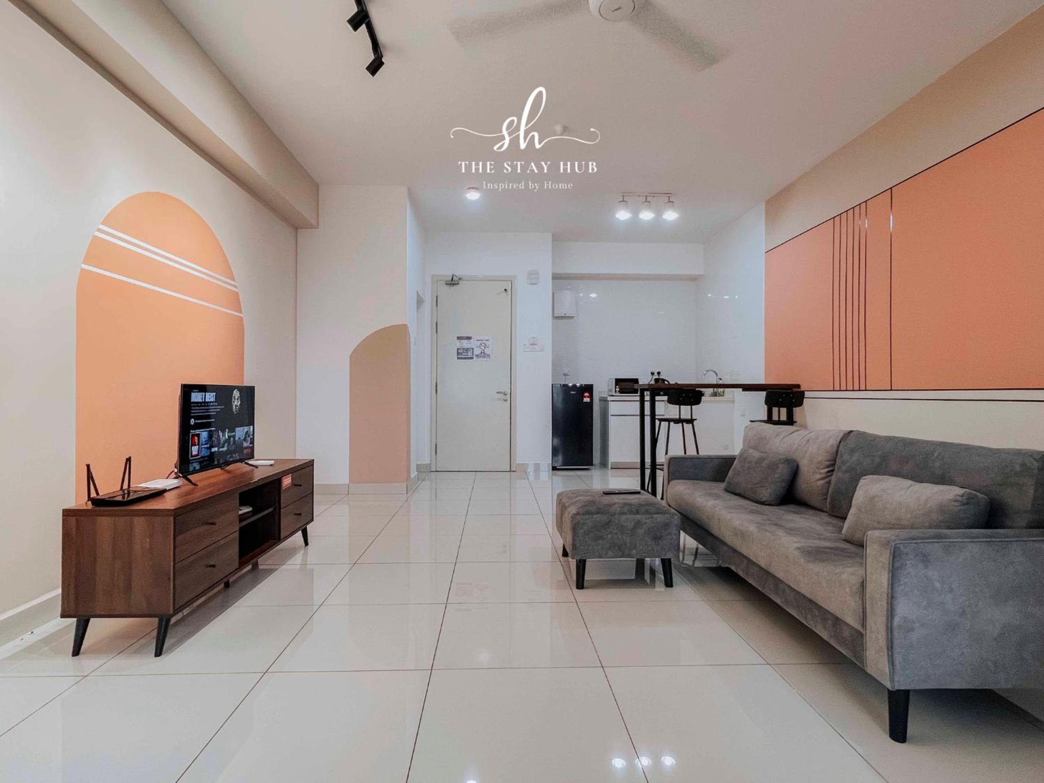 Arte Mont Kiara Luxury Suite with Heated Jacuzzi Pods - Free Parking - Next to MITEC- by The Stay Hub