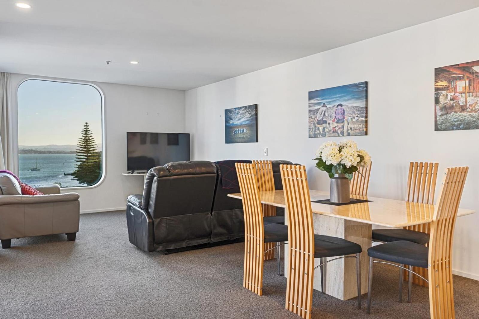 7th Heaven in Oceanside Towers view 3