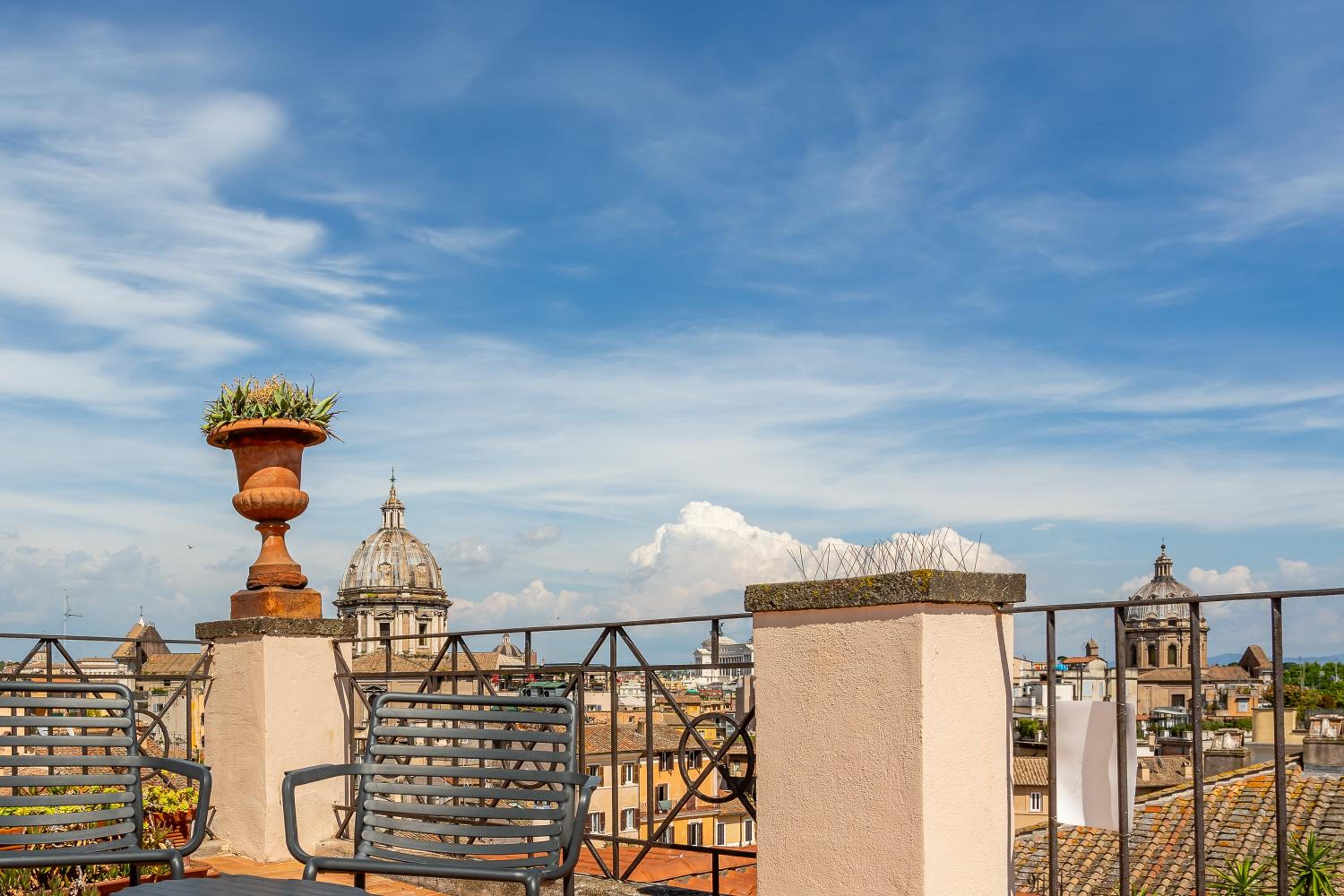 iFlat Campo de' Fiori Panoramic Penthouse photo 3