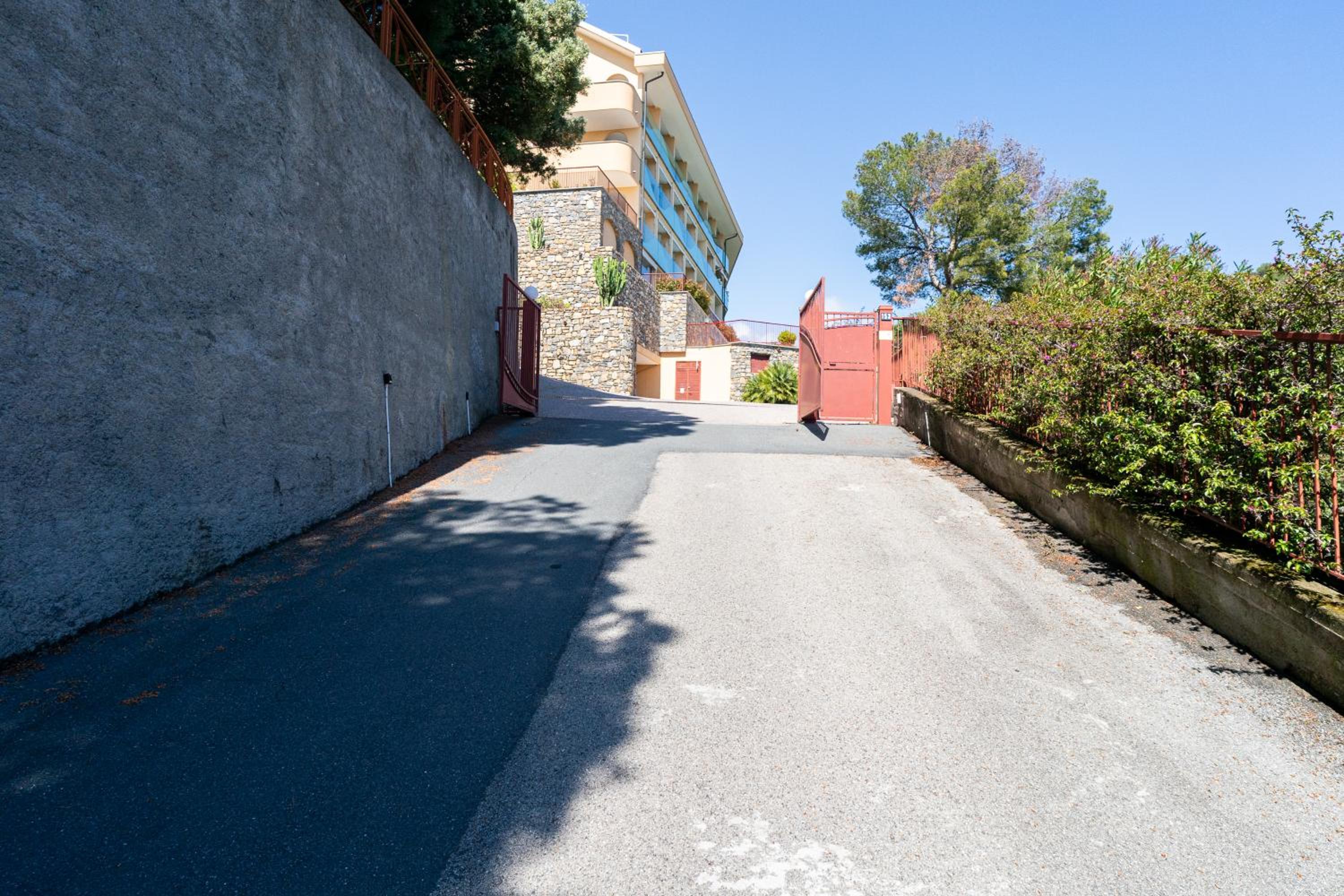 Moonstone Home - Seaview, Parking, WiFi view 4